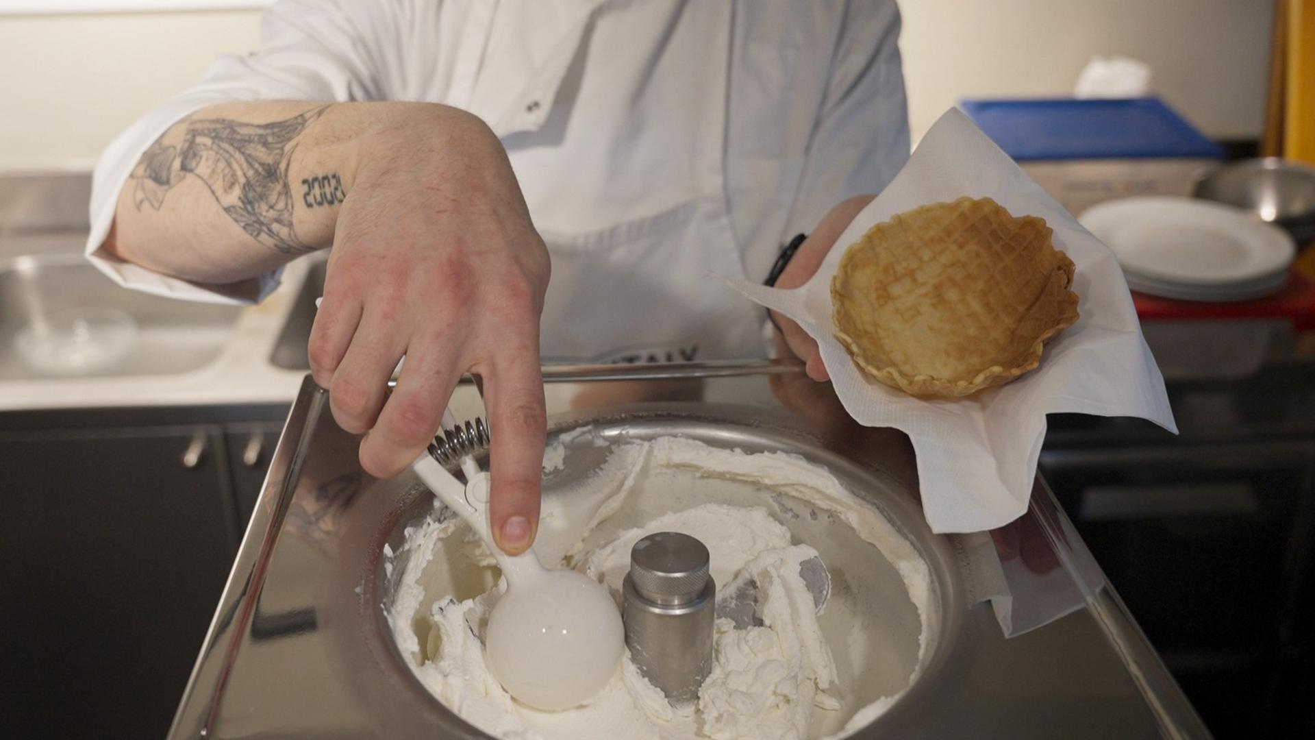 Pasta and gelato cooking class in Palermo - Thumbnail 6