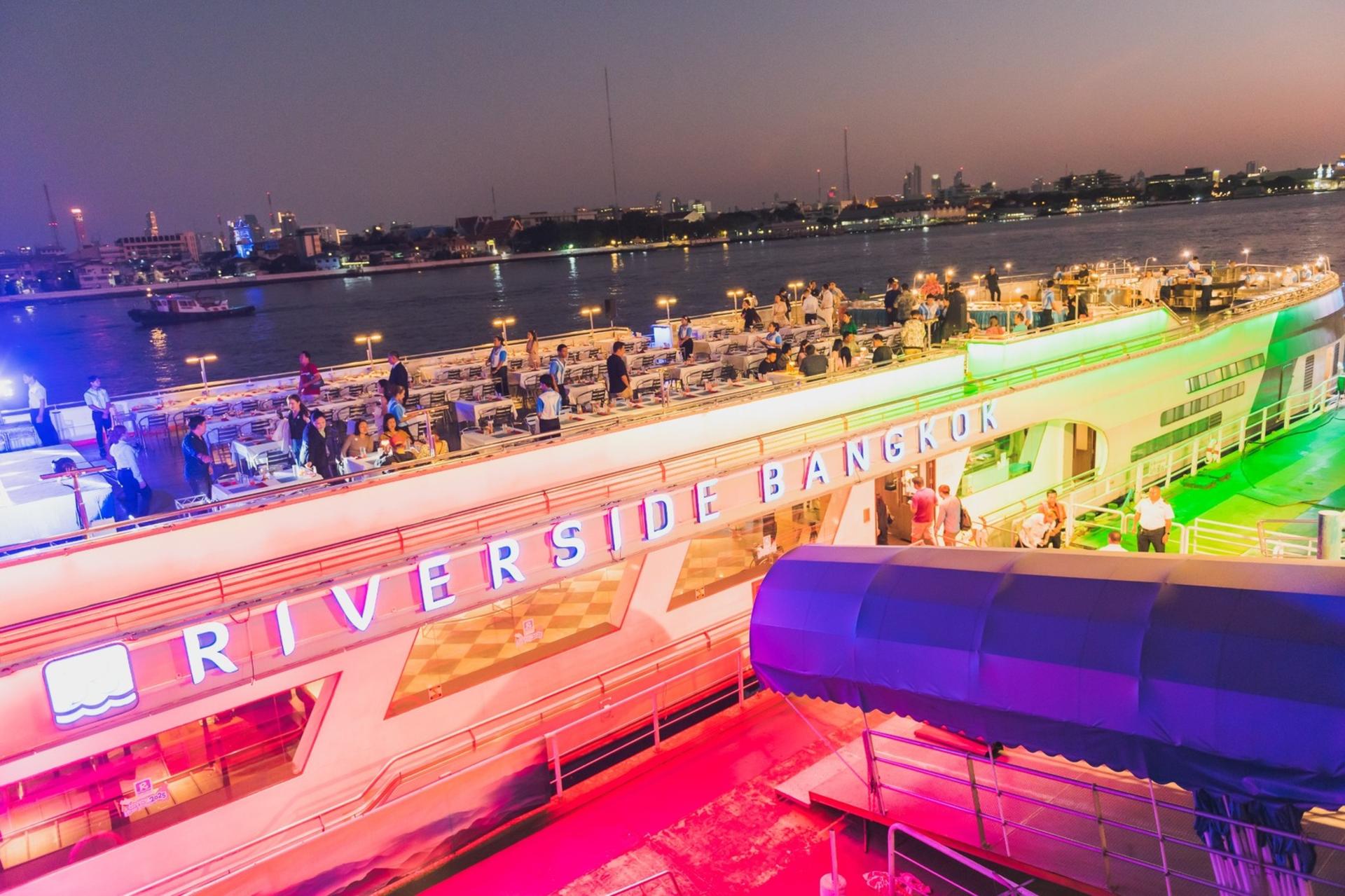 Riverside Carnival Cruise in Bangkok - Thumbnail 14