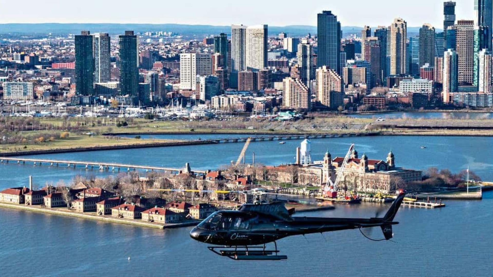 NYC Helicopter Tour from New Jersey - Thumbnail 2