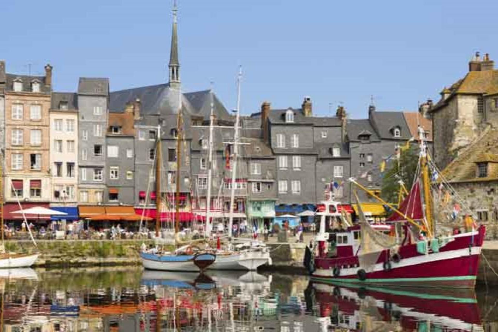 Normandy Landing Beaches and Mont Saint Michel 2-Day Tour - Thumbnail 3
