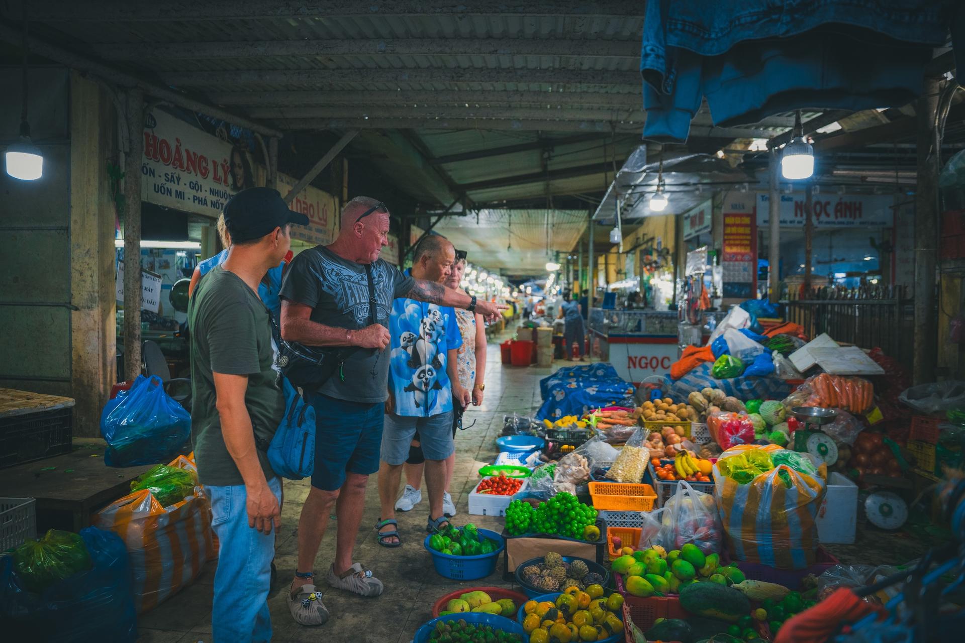 Hoi An Evening Street Food Tour with a Local Guide - Thumbnail 12