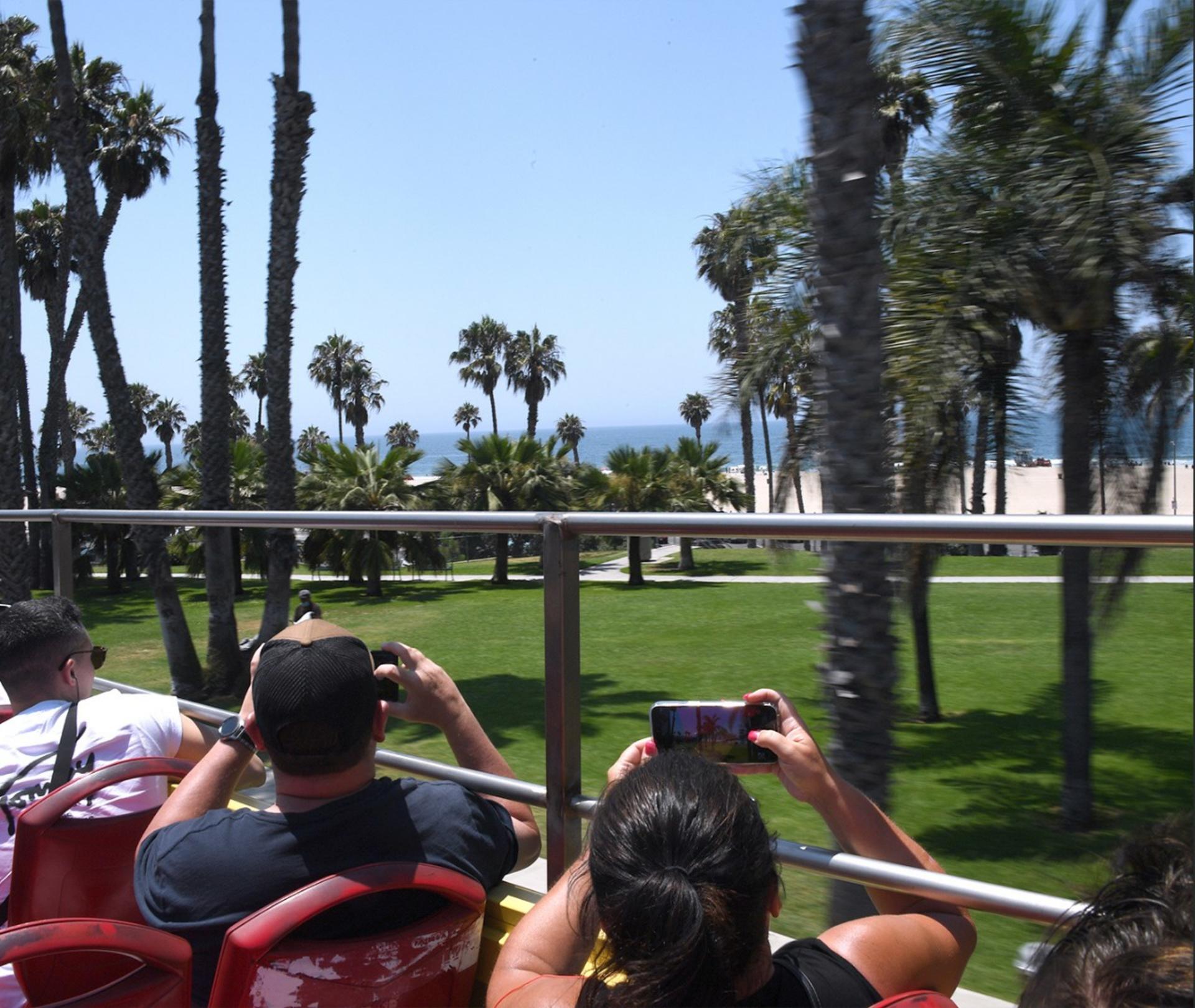 Warner Bros. Studio Entry & Hop-On Hop-Off Bus Tour with Audio Guide - Thumbnail 12