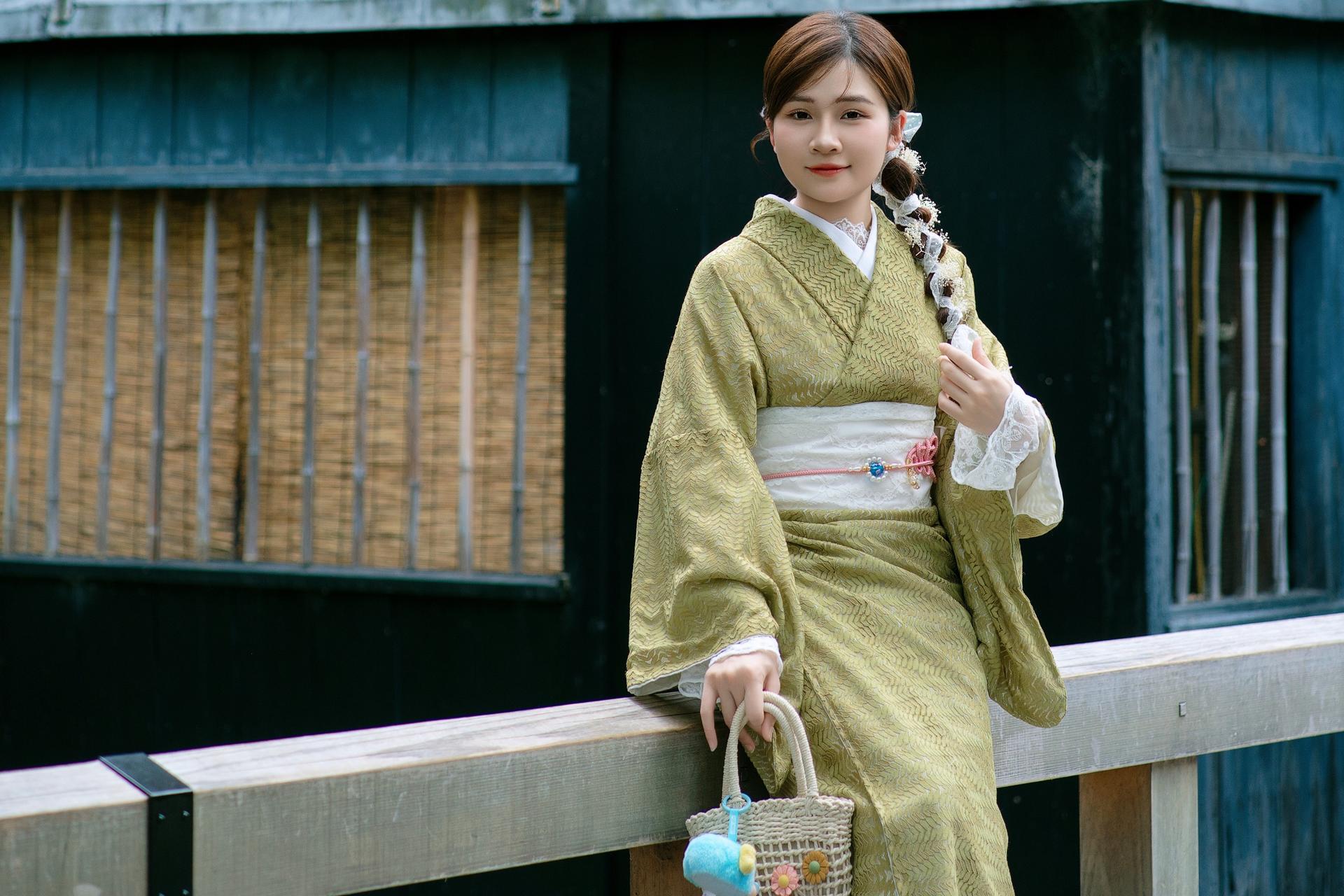 Kimono & Yukata Rental and Photo Shoot (Kyoto, Gion-Shijo, Yasaka Shrine) - Kimono Rental Misaki - Thumbnail 2