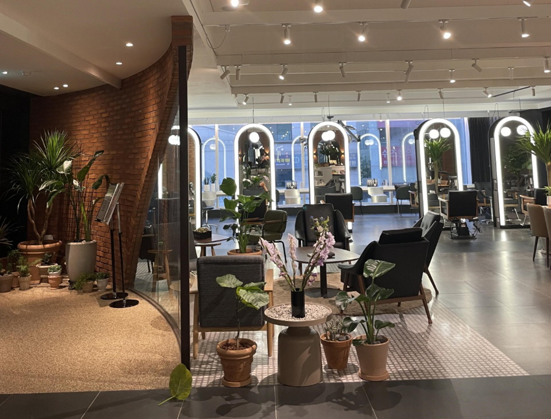 Seoul JUNO HAIR Garden Gangnam Station Branch - Thumbnail 4