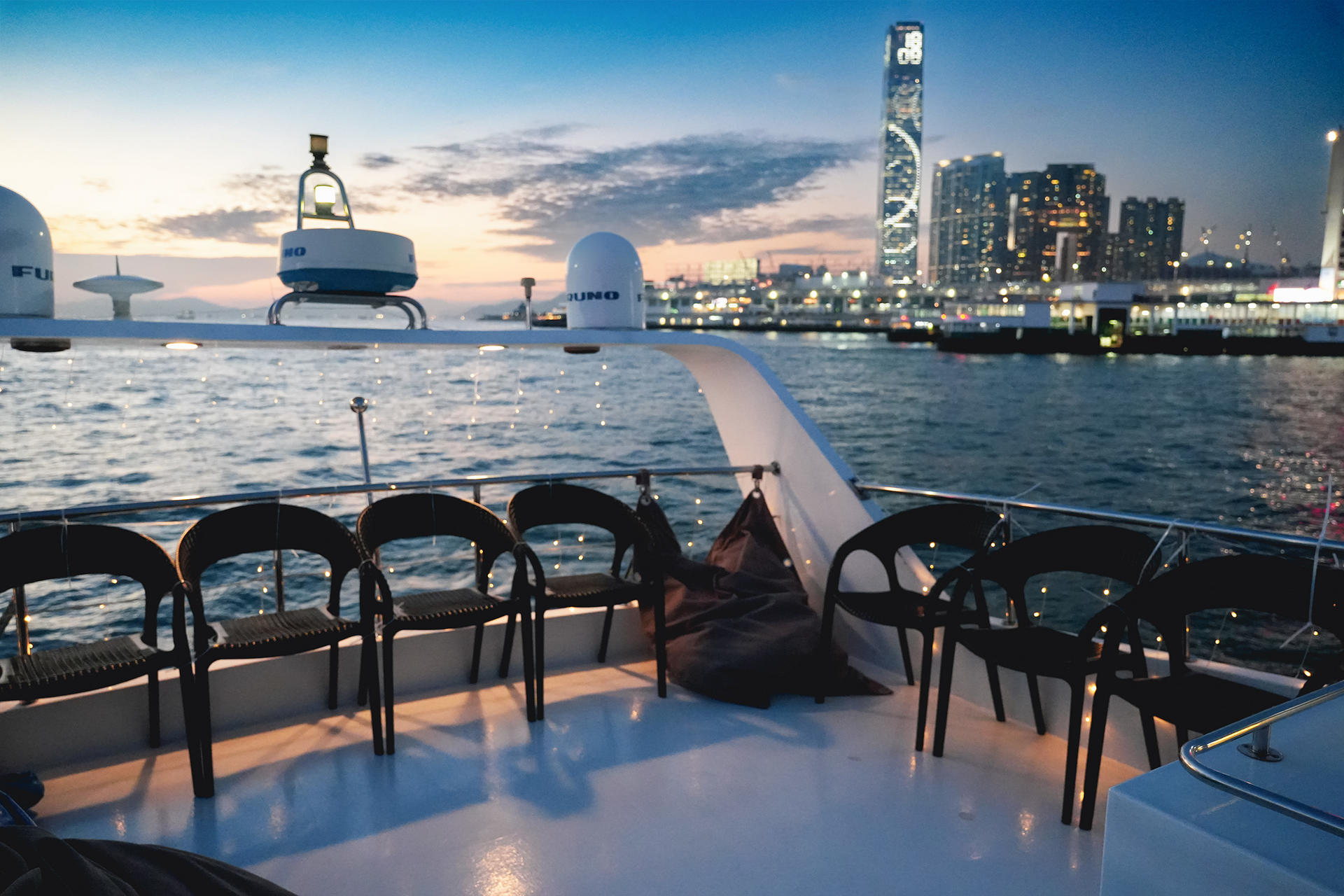 Sunset/Night Cruise of Victoria Harbour - Skyline Cruise (Unlimited Snacks Drinks+Photography+Live Tour Ambassador) - Thumbnail 7