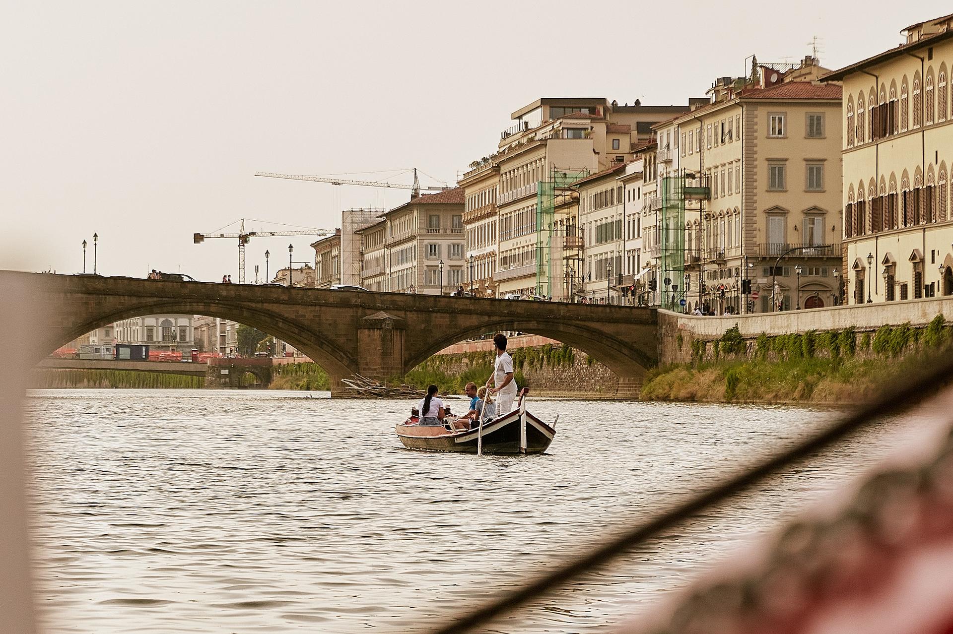 Florence Traditional Gondola Guided Boat Tour on the Arno River - Thumbnail 9
