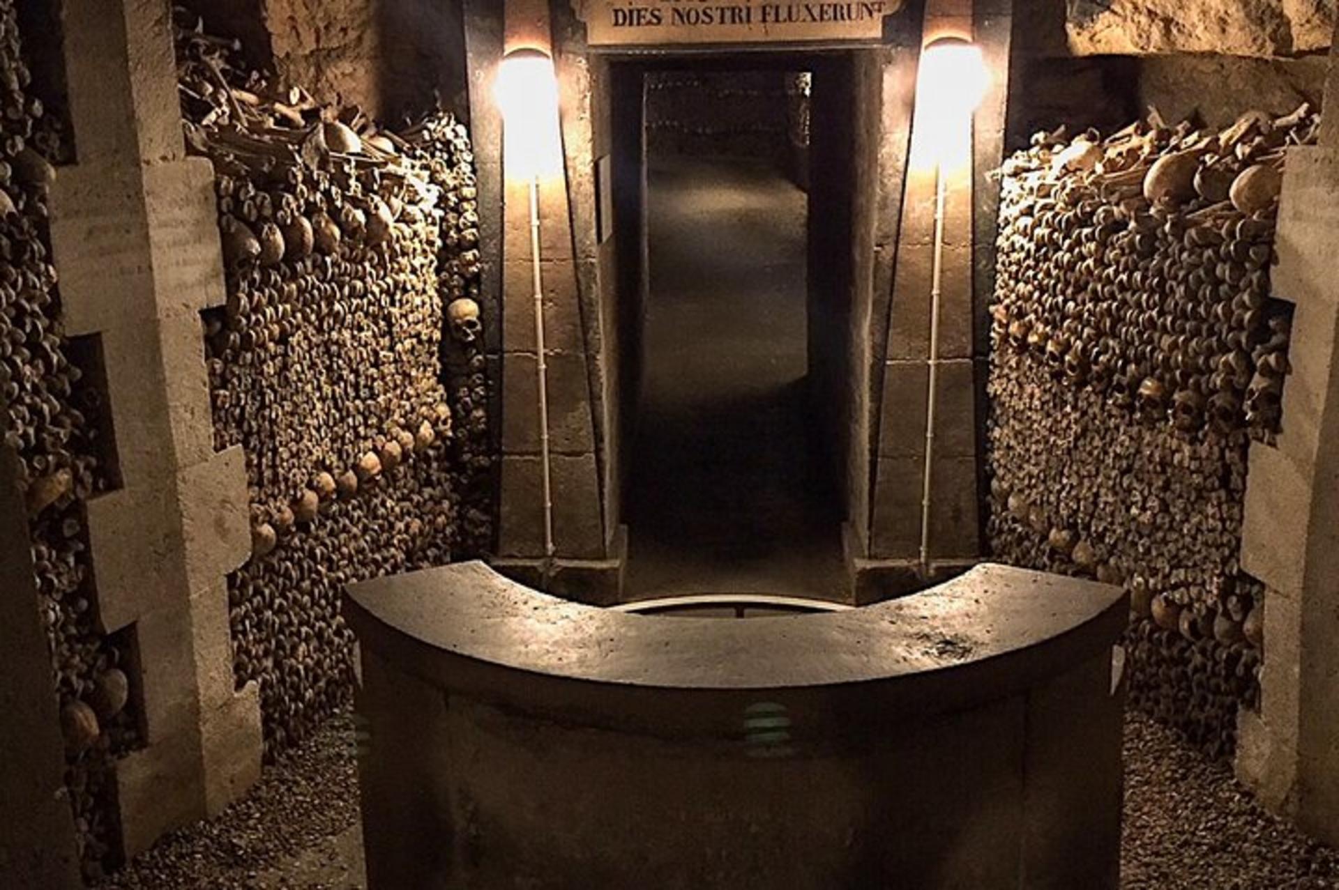 Paris Catacombs Tour: Semi-private VIP with Restricted Access - Thumbnail 2