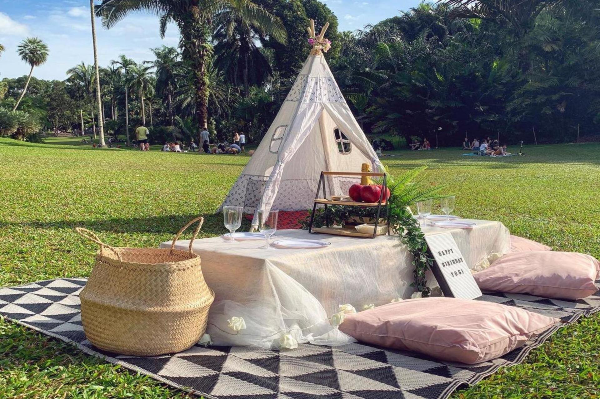 [Klook Exclusive] Glam Picnic by the City or Sea (For 8 Pax) - Image 1
