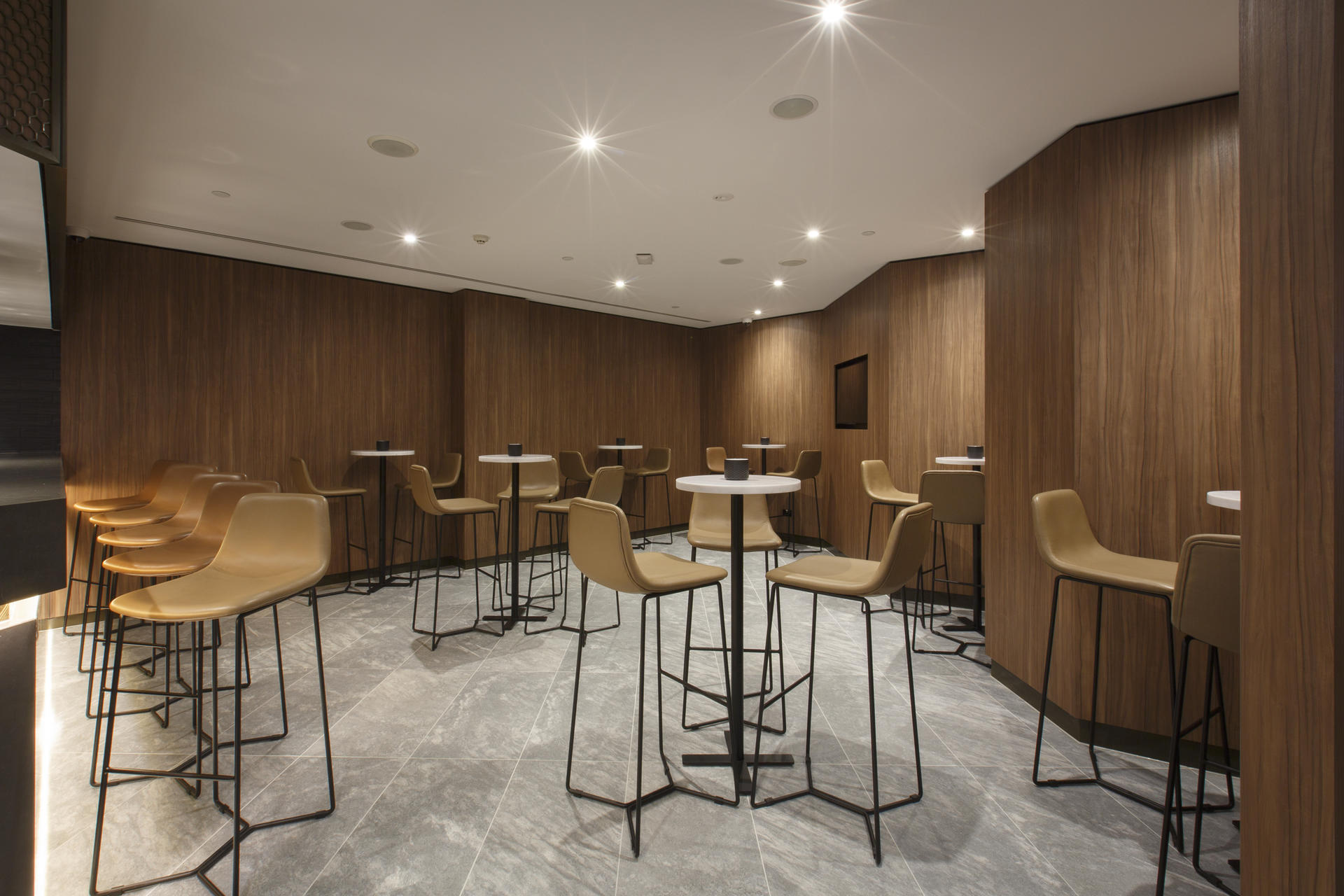 Melbourne Airport Lounge Service by Plaza Premium Lounge - Thumbnail 2
