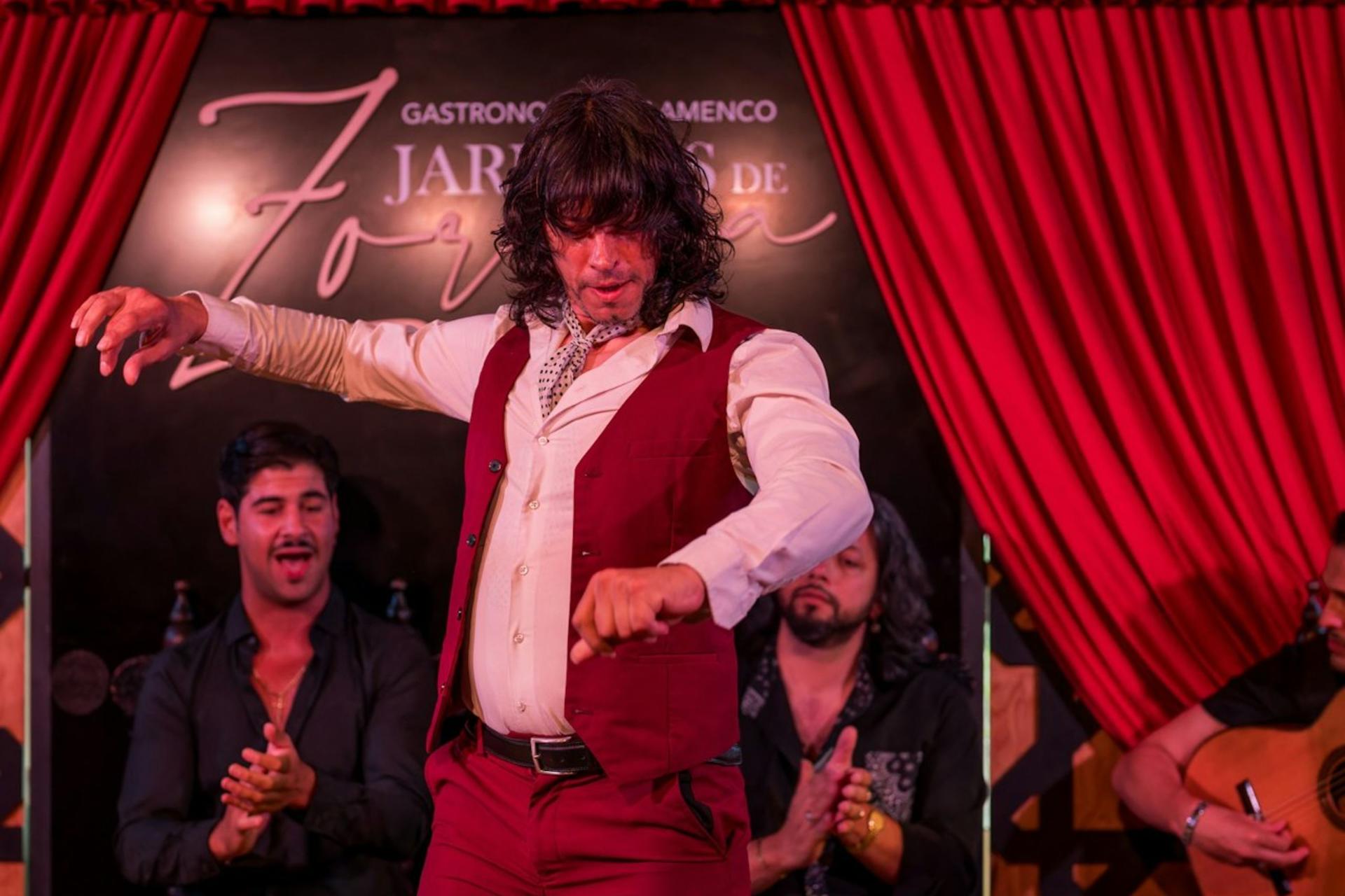 Flamenco show at Jardines de Zoraya in Granada - Thumbnail 7