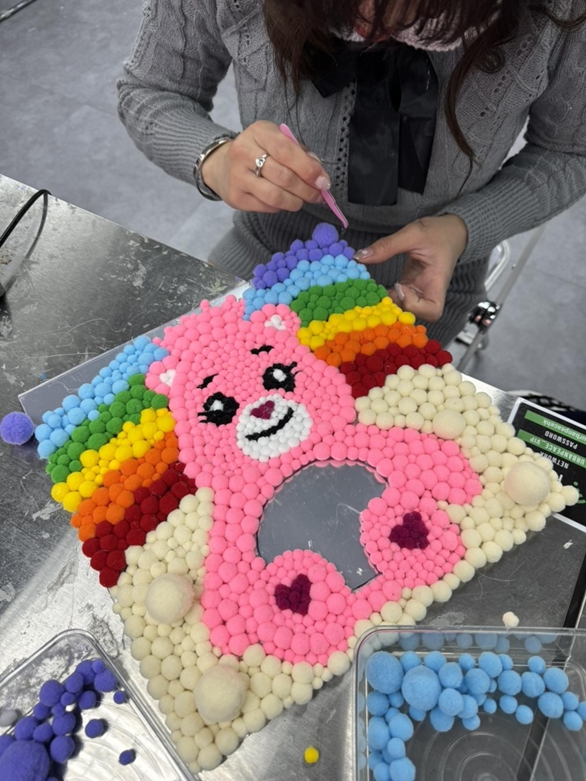 URBANPEACE - Pom Pom Painting | Pom Pom Mirror | Kwun Tong - Thumbnail 7