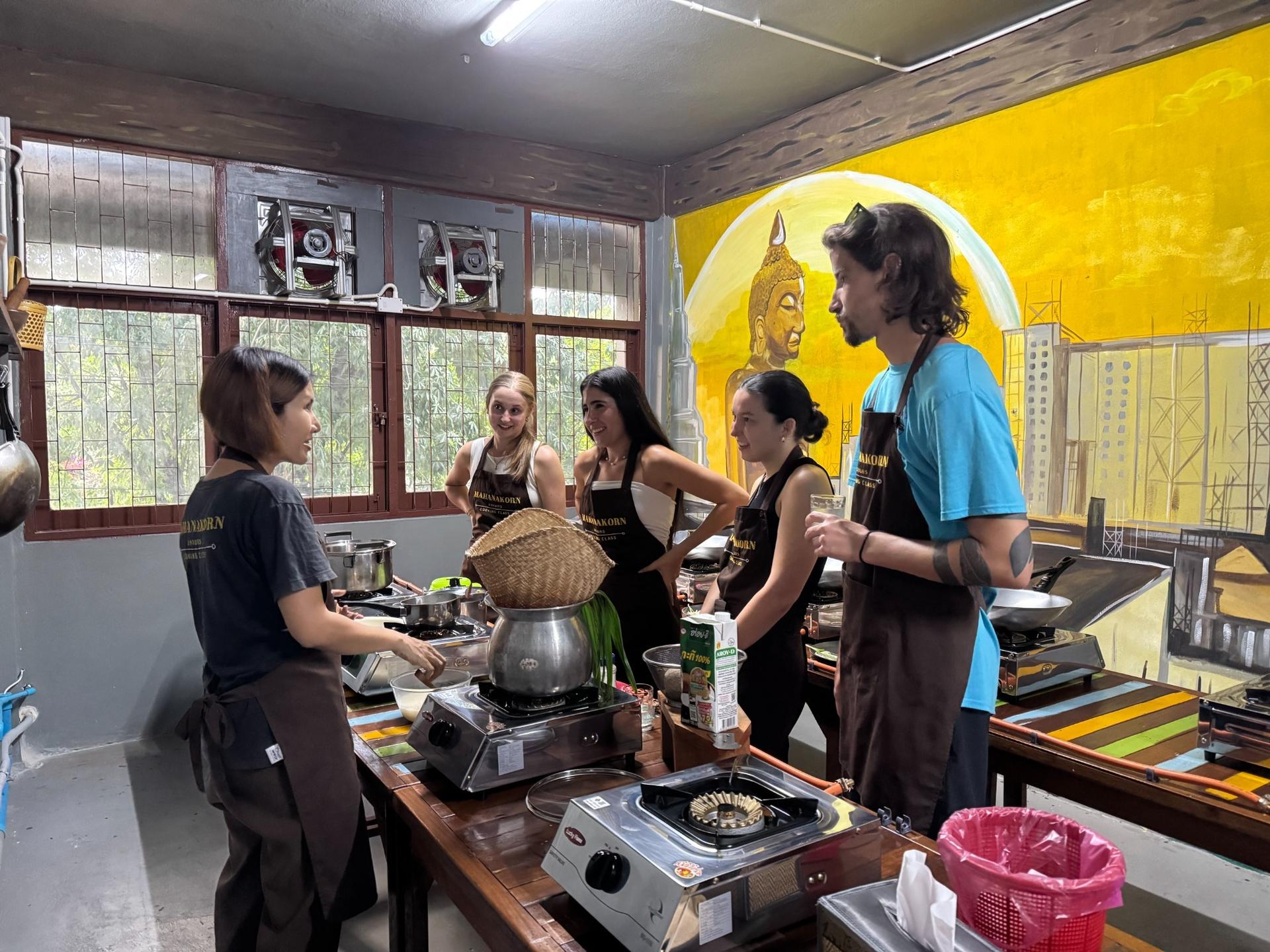 Bangkok Hands-On Mahanakorn Thai Cooking Class with Local Chef - Thumbnail 3