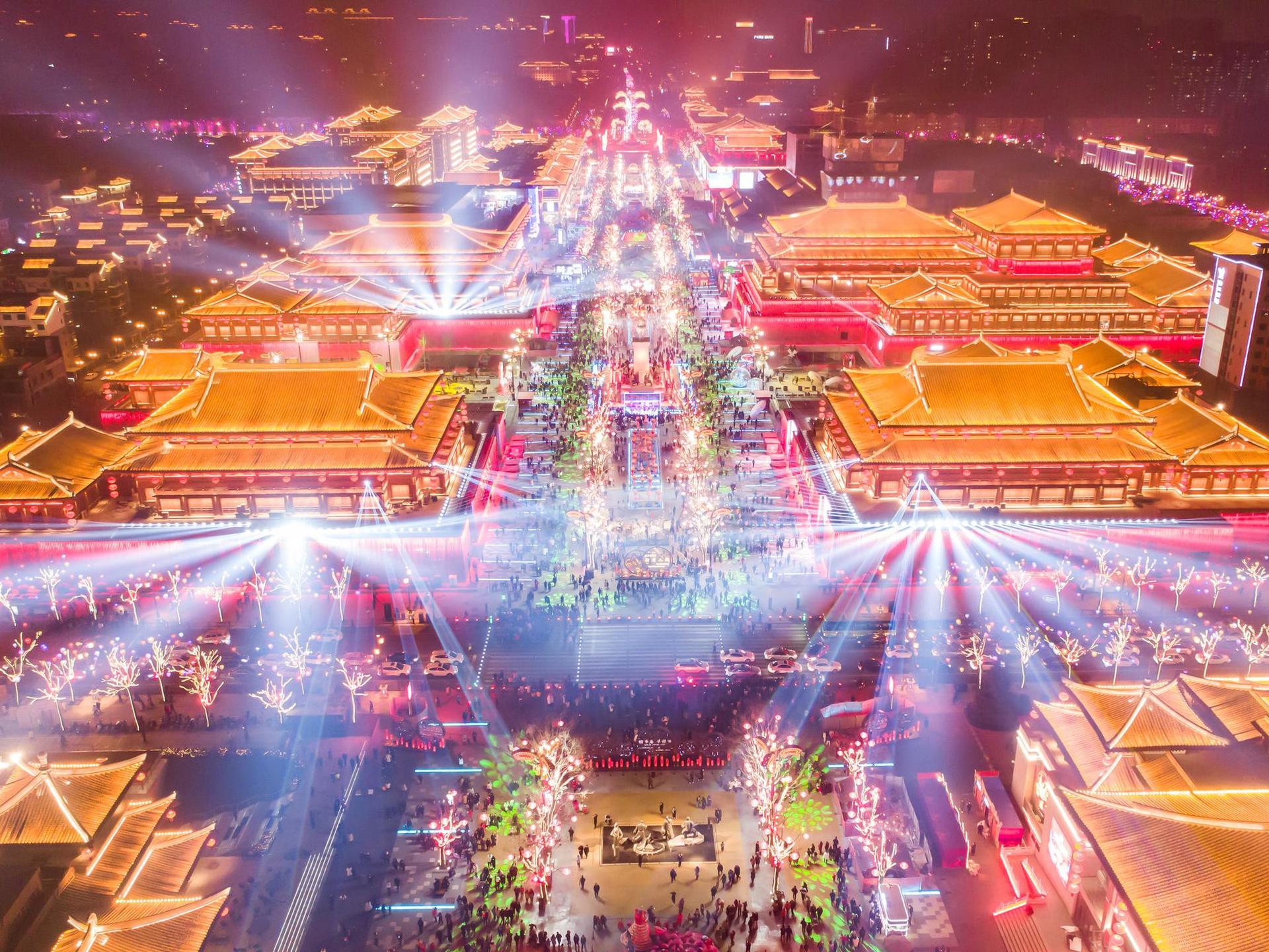 3-day tour of Huaqing Pool, Terracotta Army, and Grand Tang Dynasty Ever Bright City in Xi'an - Thumbnail 5