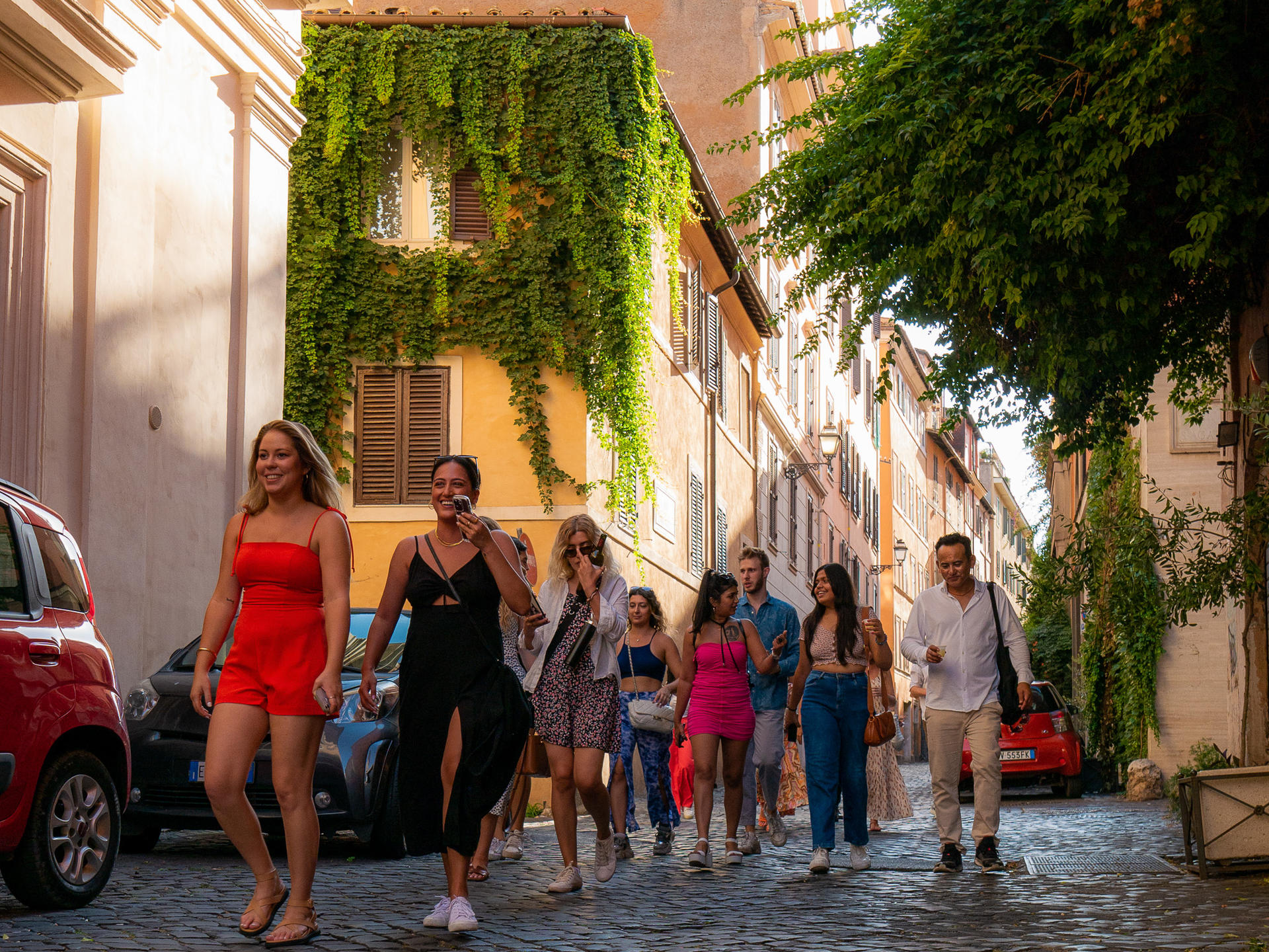 Rome: Guided Bar Crawl with Drinks & Dark History - Thumbnail 2