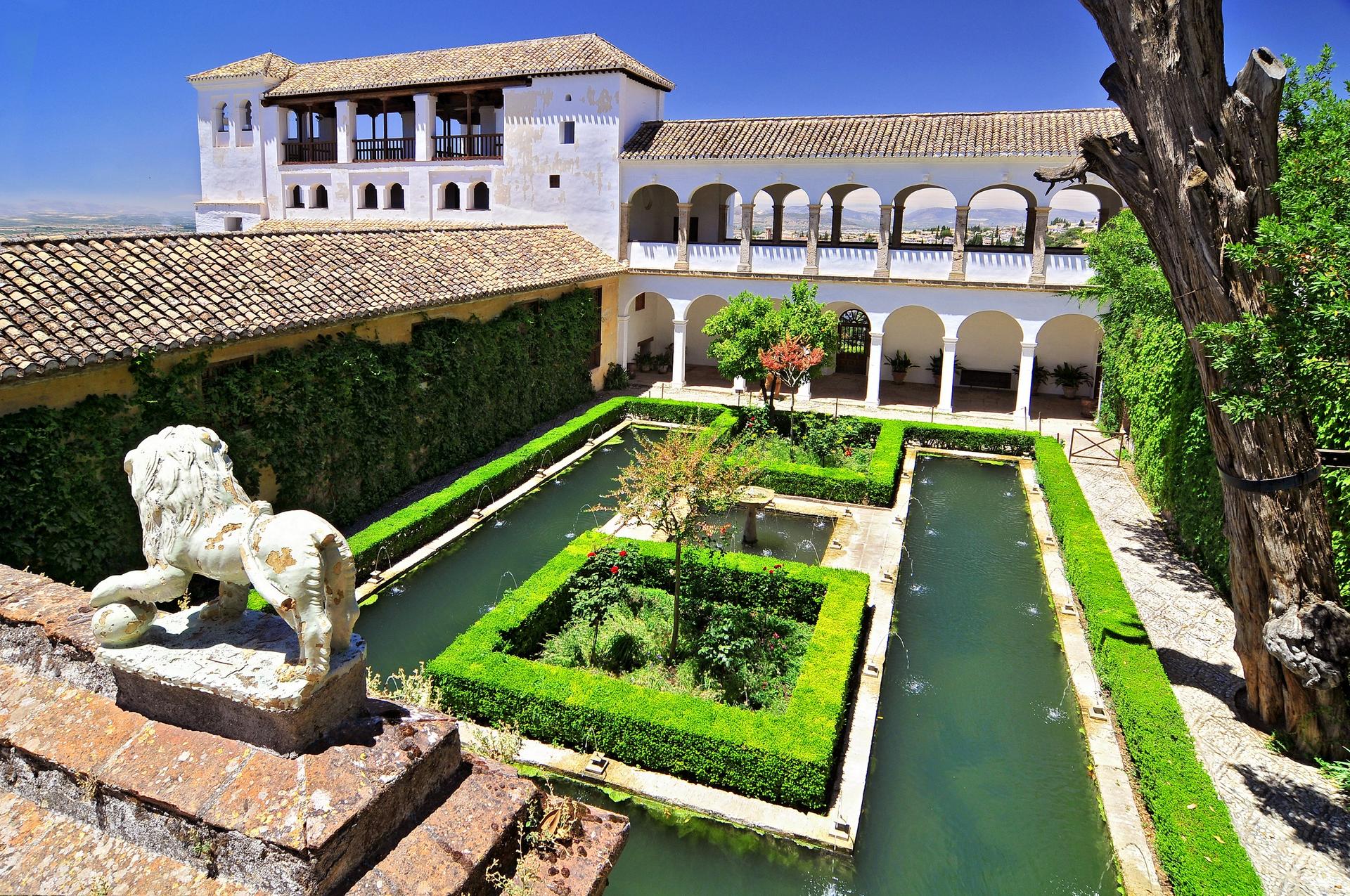 Alhambra, Cathedral and Royal Chapel Guided Tour in Granada - Thumbnail 28