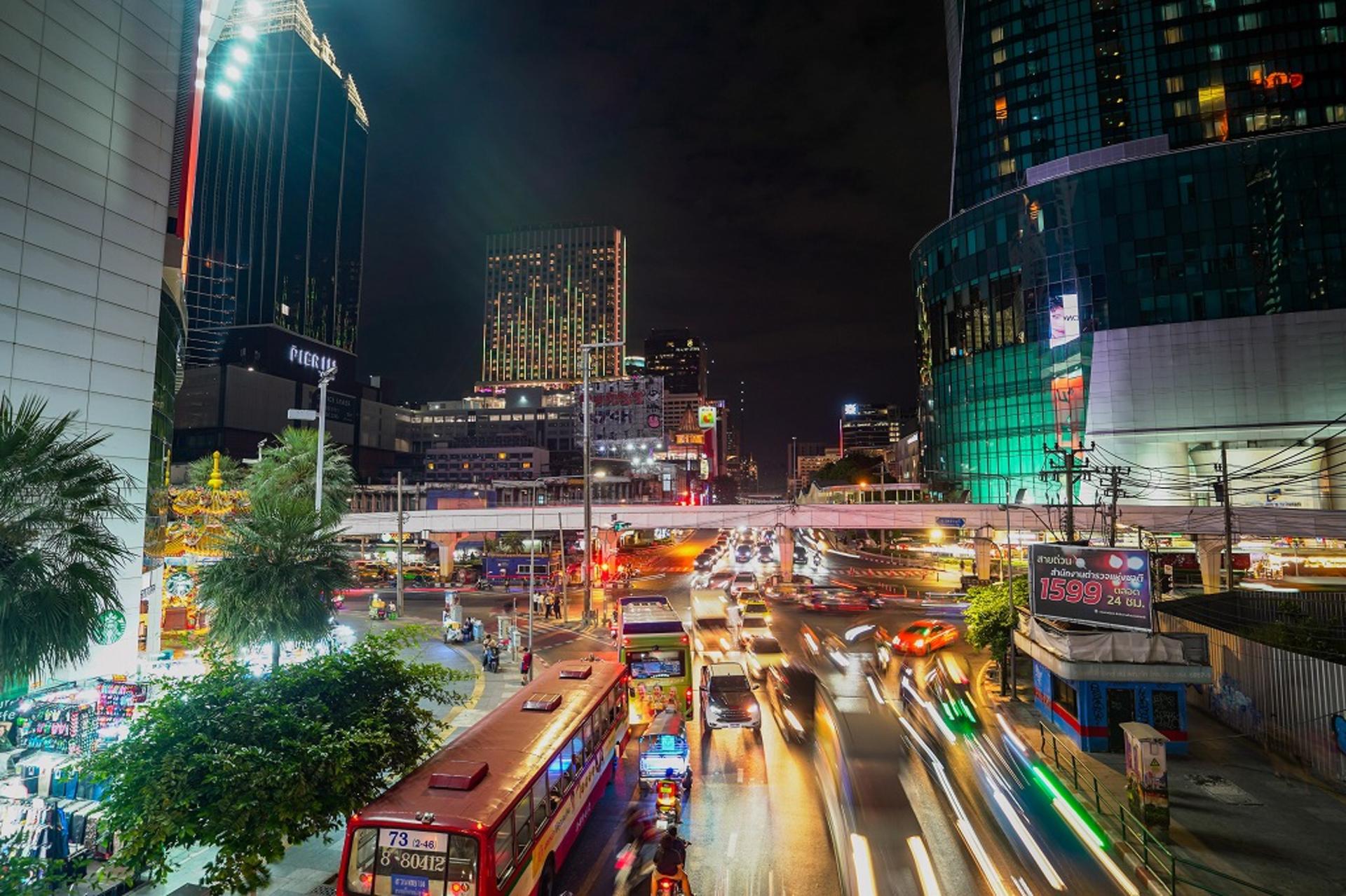 Bangkok Tuk Tuk Night Tour with food & drinks in Siam & Silom - Thumbnail 16