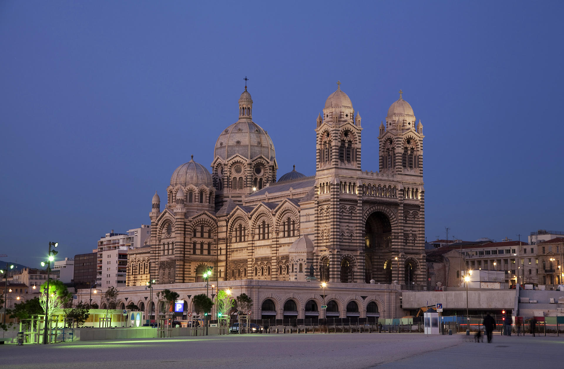 Marseille Highlights & Night Lights Private Tour: City & Harbor View - Image 1