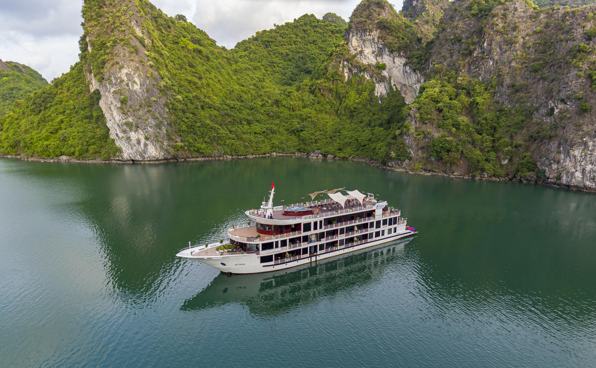 Aspira 3D2N Luxury Cruise: Ha Long Bay & Lan Ha Bay Tour - Image 1