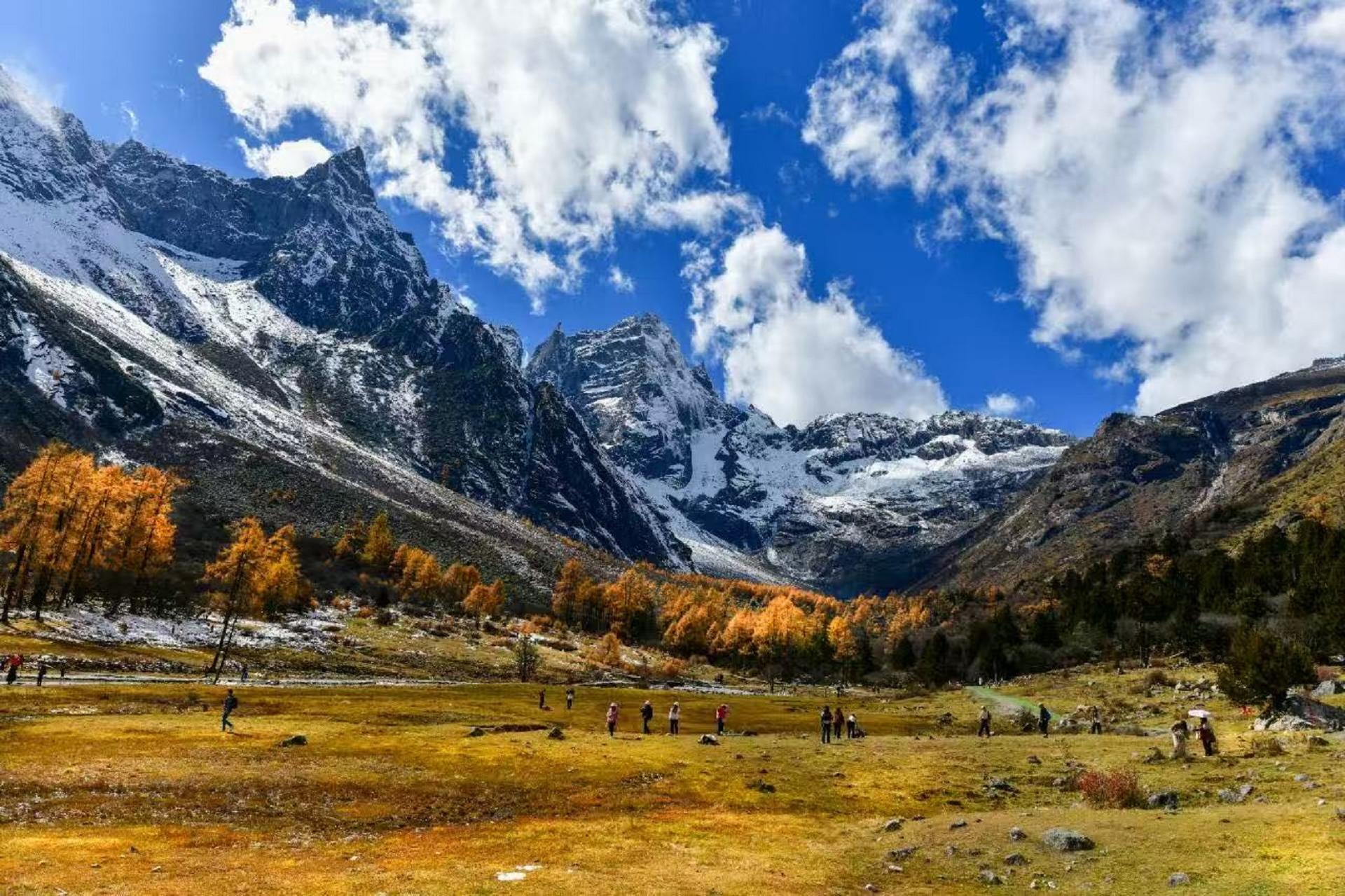 Sichuan Bipenggou & Dagu Glacier Pure Play 2-Day Tour - Thumbnail 5