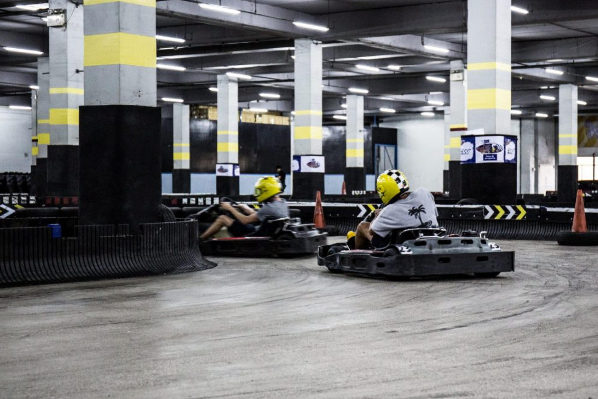 Indoor Go Karting Experience by EasyKart Bangkok - Thumbnail 5