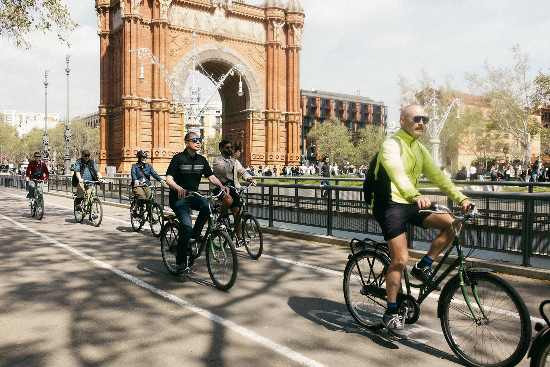 Barcelona 3-Hour Bike Tour: Gaudi Highlights & Top City Sights - Thumbnail 4