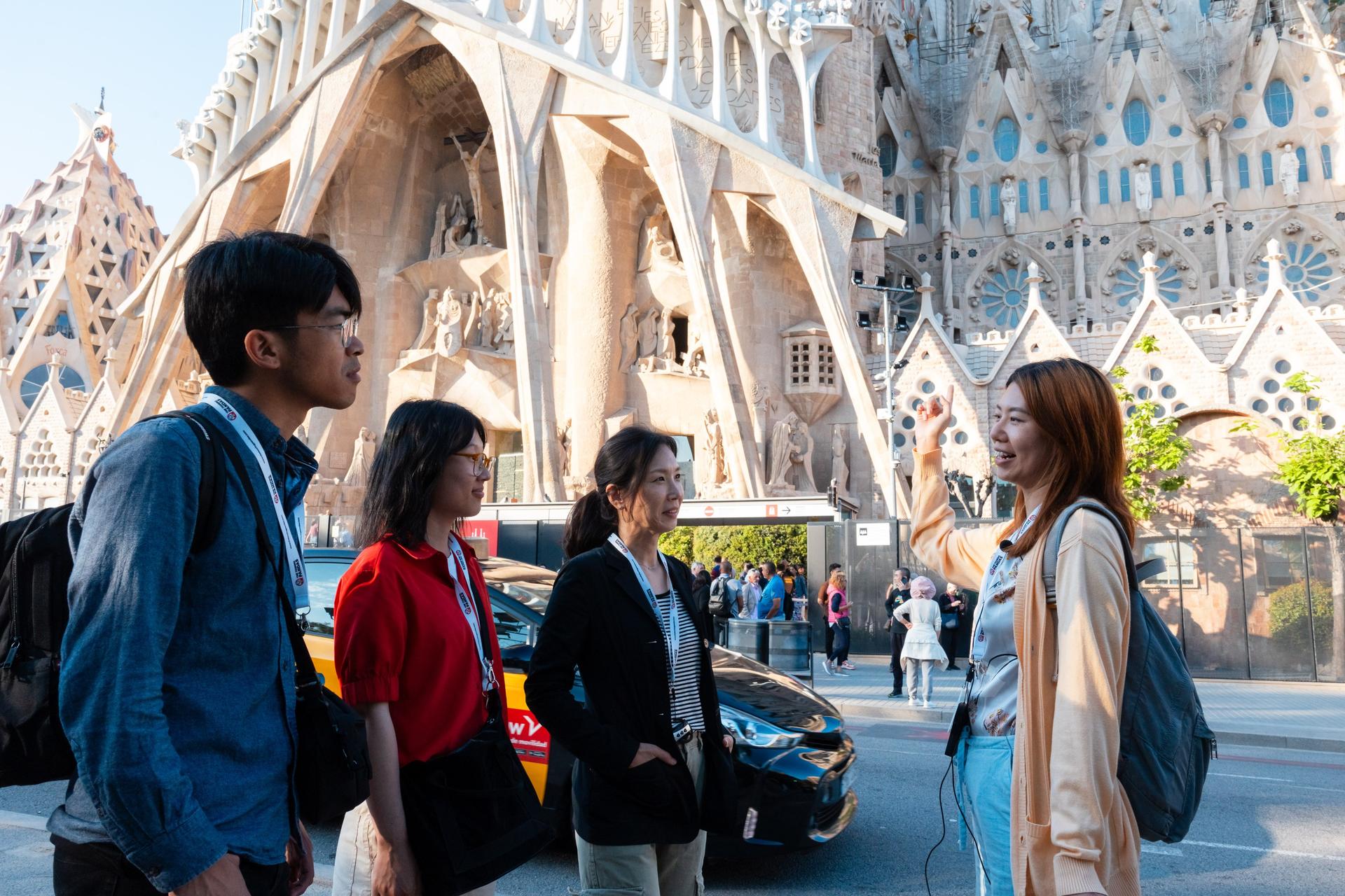 Gaudi Houses & Sagrada Familia Barcelona Full Day Walking Tour - Thumbnail 16