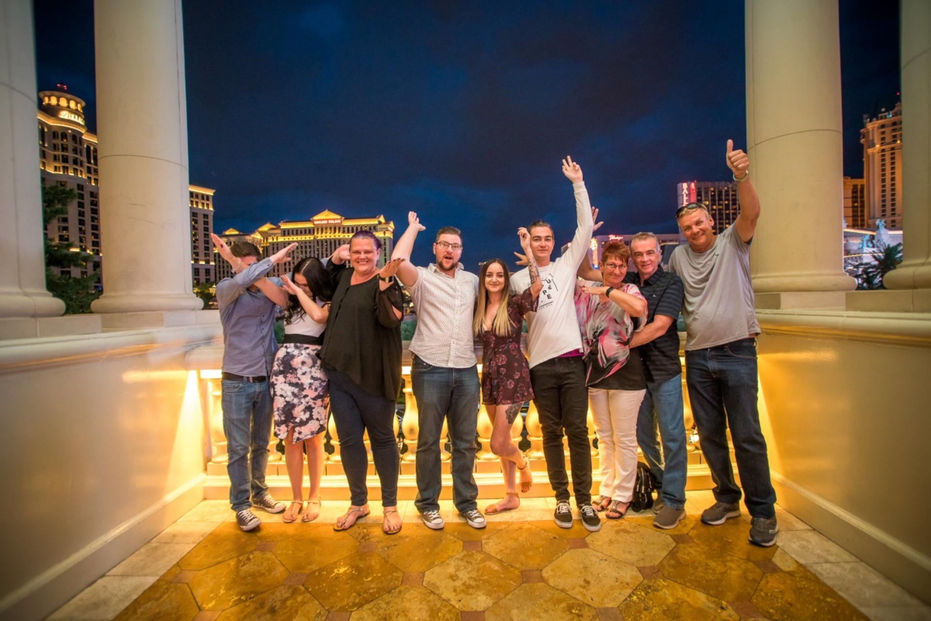 Nightclub Crawl by Party Bus with Free Drinks in Las Vegas - Thumbnail 7