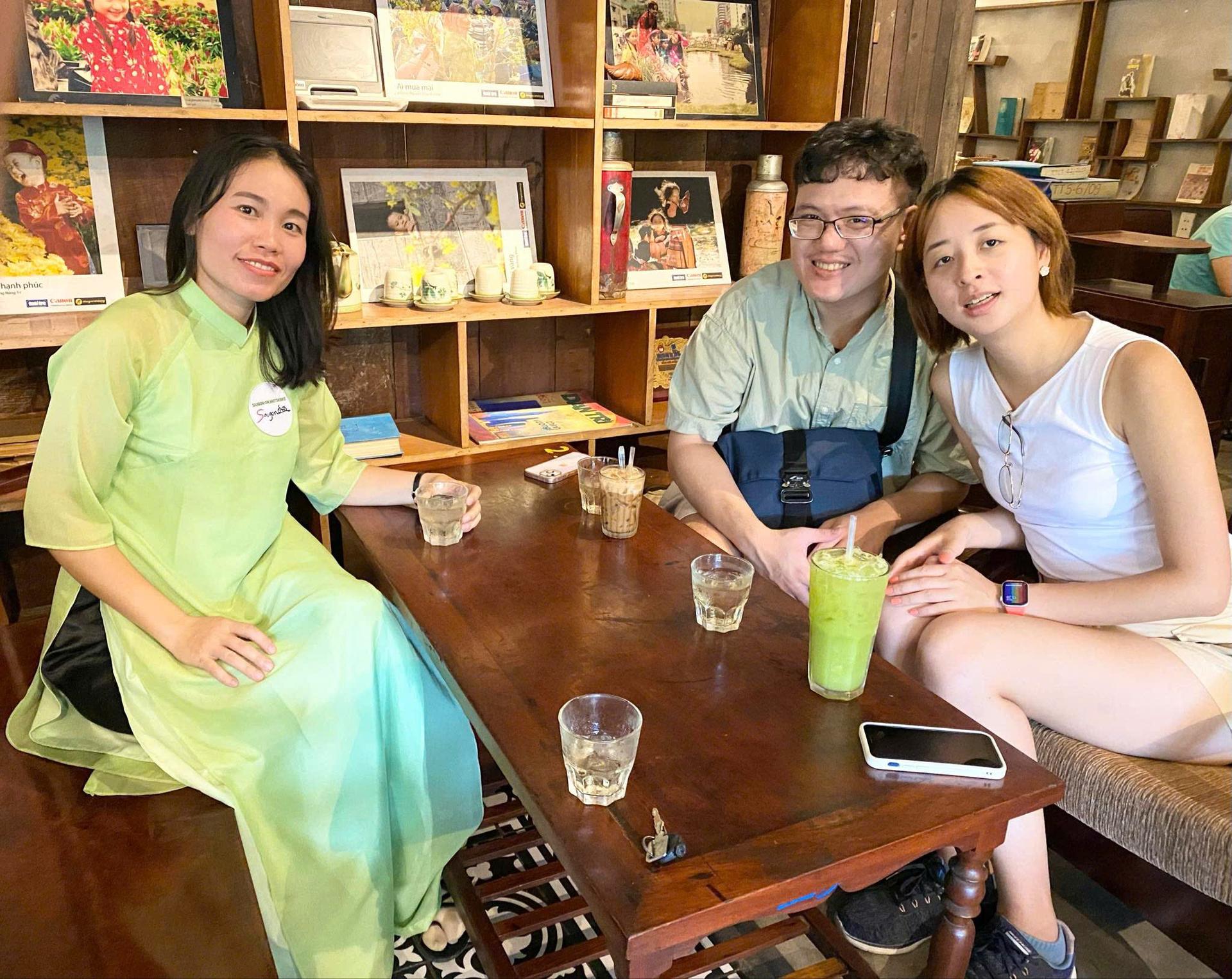 Ho Chi Minh City: Walking Street Food Tour with 12 Local Tastings - Thumbnail 19