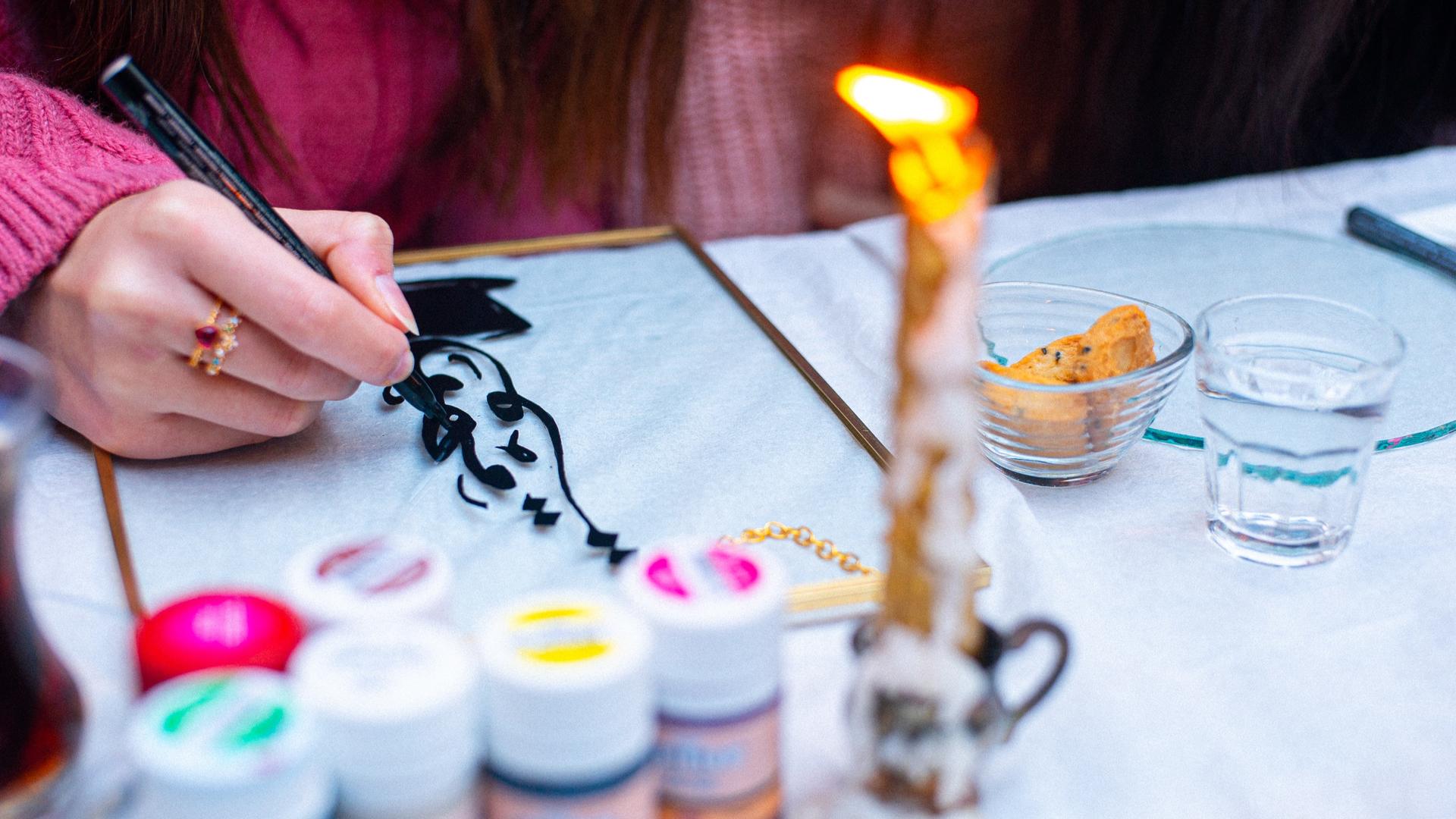 Traditional calligraphy with brass frame experience in Istanbul - Thumbnail 8