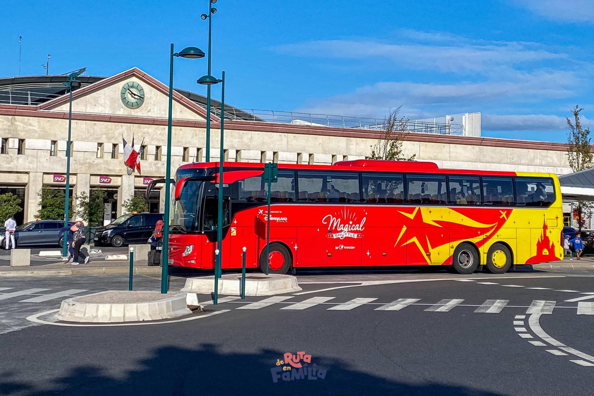 Paris Charles de Gaulle Airport/ Paris-Orly Airport - Disneyland Paris bus by Magical Shuttle  - Thumbnail 4