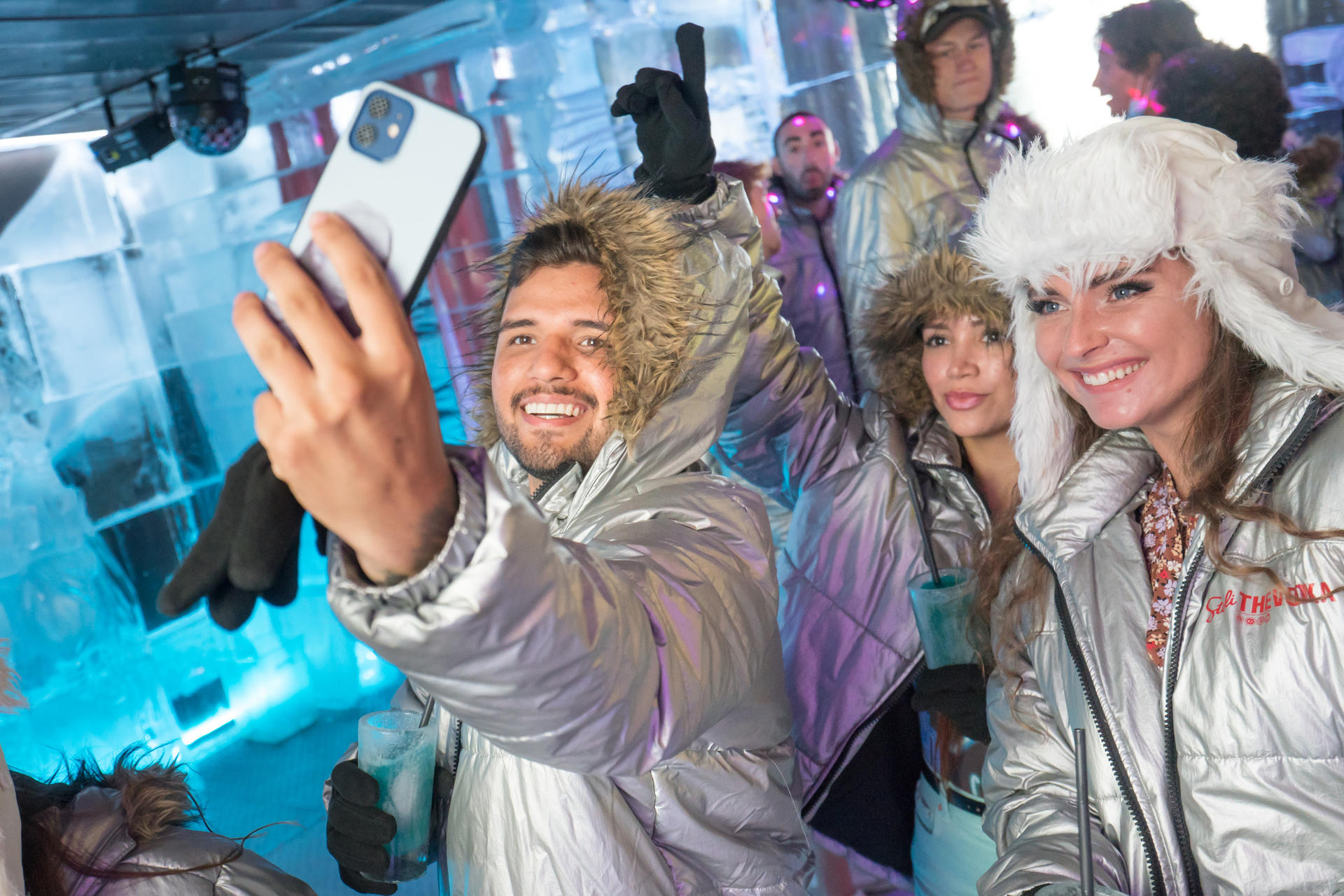 Barcelona Icebar Ticket + 1 Drink - Thumbnail 13