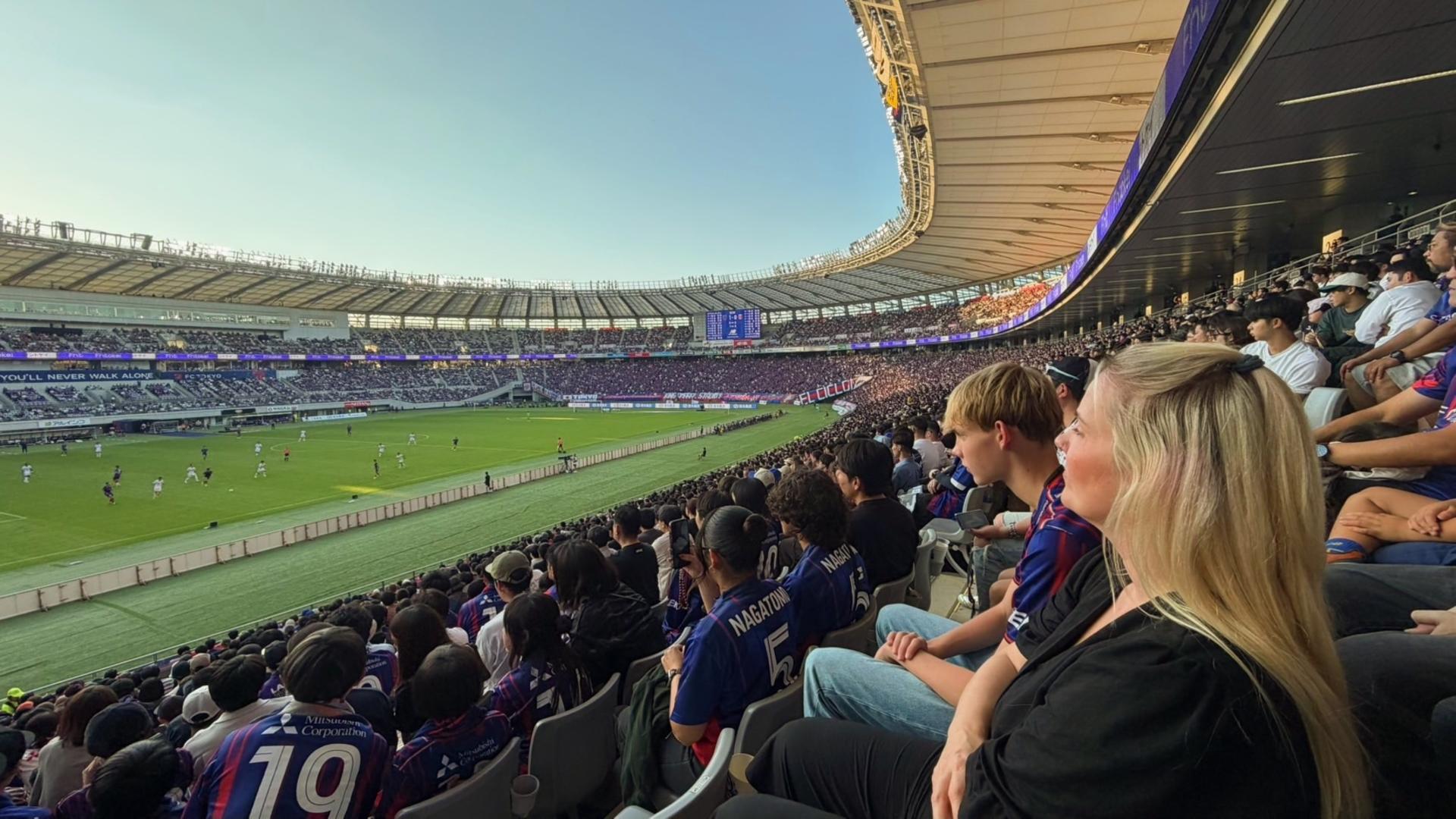 Tokyo: Soccer/Football Match with a Local Fan (with TICKET) - Thumbnail 2