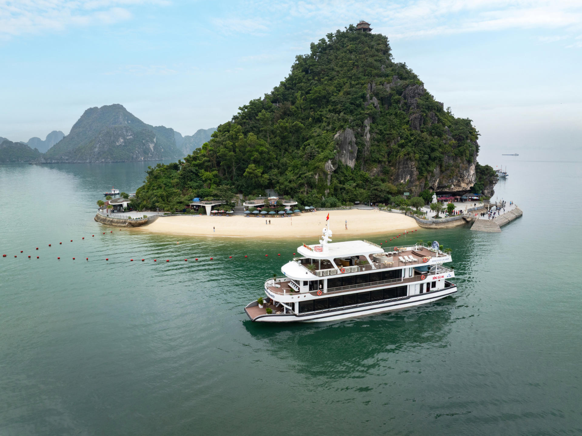 Hercules Grand Luxury Day Cruise: Ha Long Bay, Sung Sot, Ti Top - Thumbnail 24