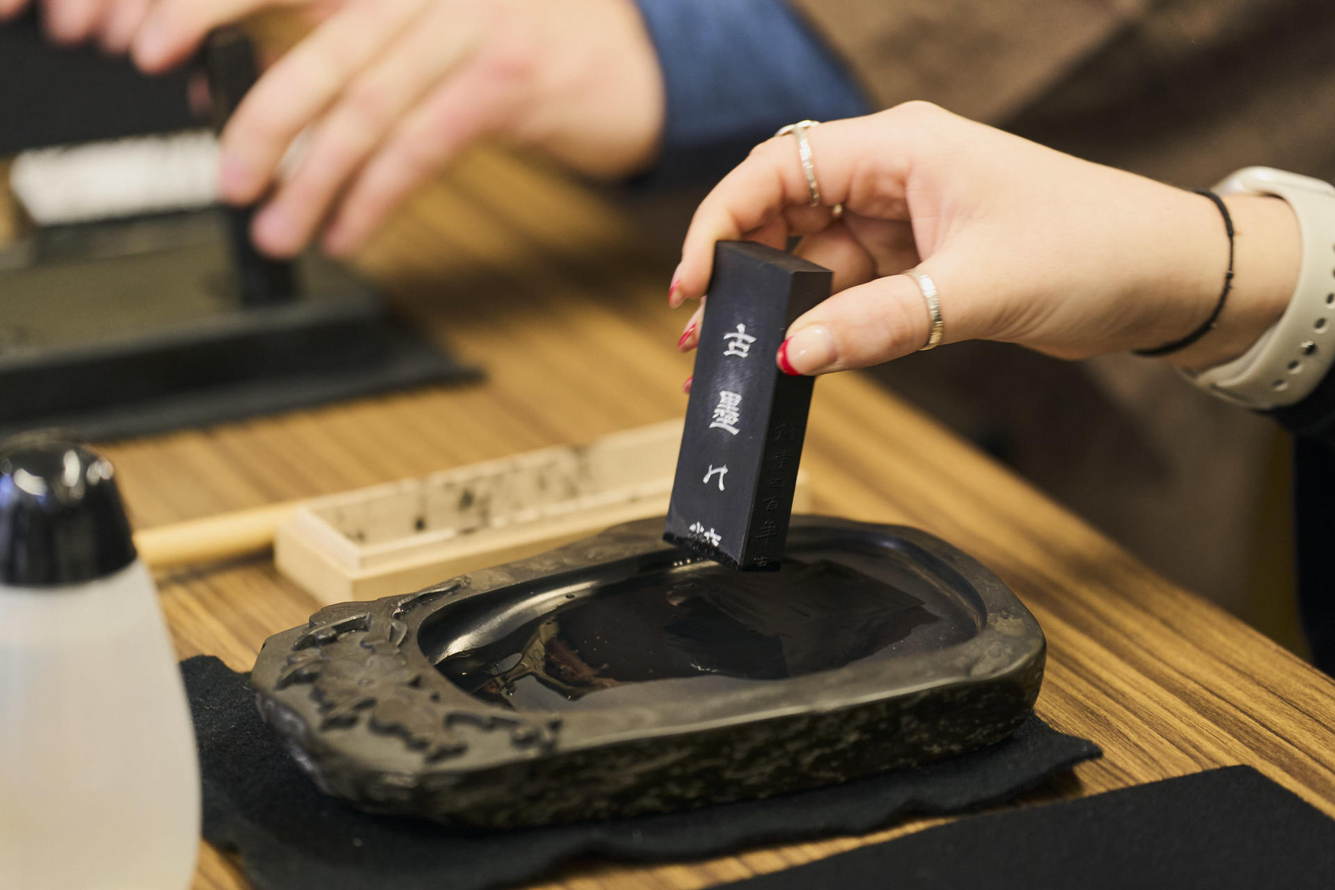 Tokyo: Shinjuku Calligraphy Workshop & Scroll - Thumbnail 3