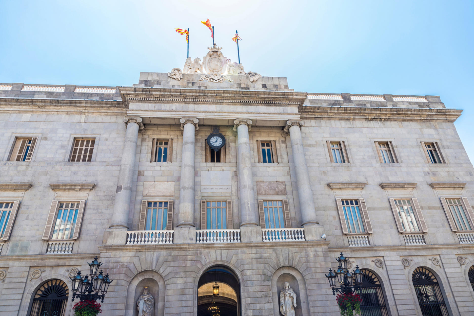 Barcelona city and Sagrada Familia Half-Day Tour with Hotel Pick-Up - Thumbnail 2
