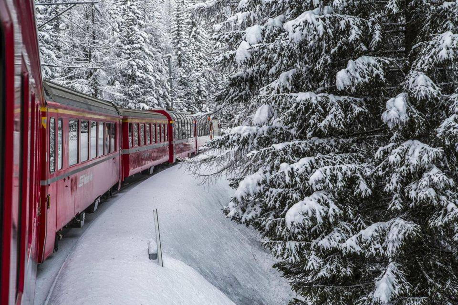 Lake Como Cruise, St. Moritz and Bernina Red Train Tour - Thumbnail 2