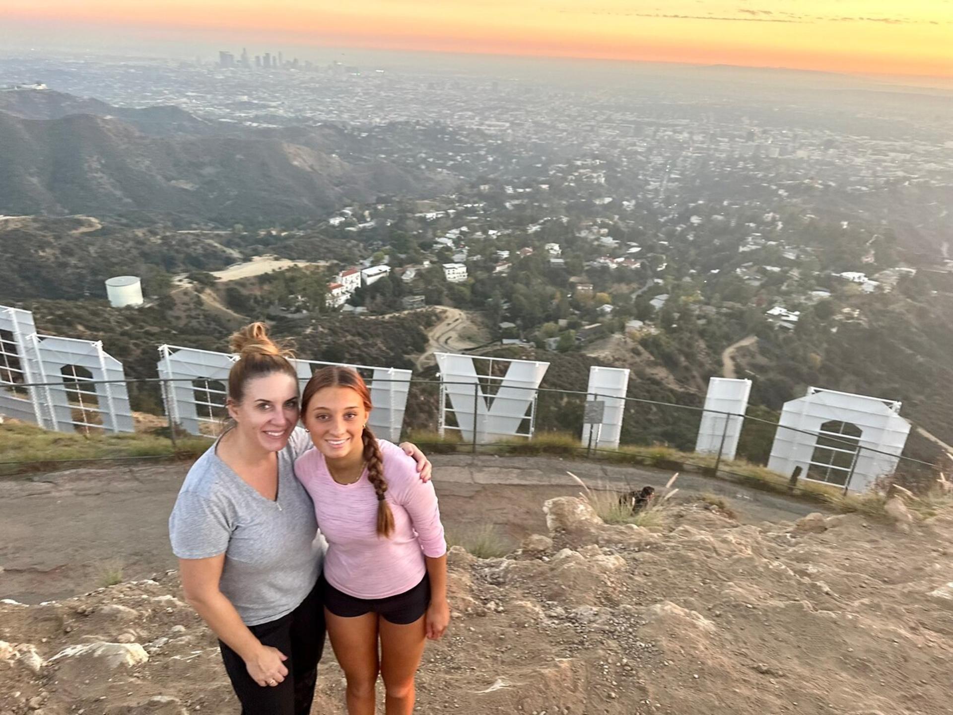 Los Angeles: The Original Hollywood Sign Hike Walking Tour - Thumbnail 23