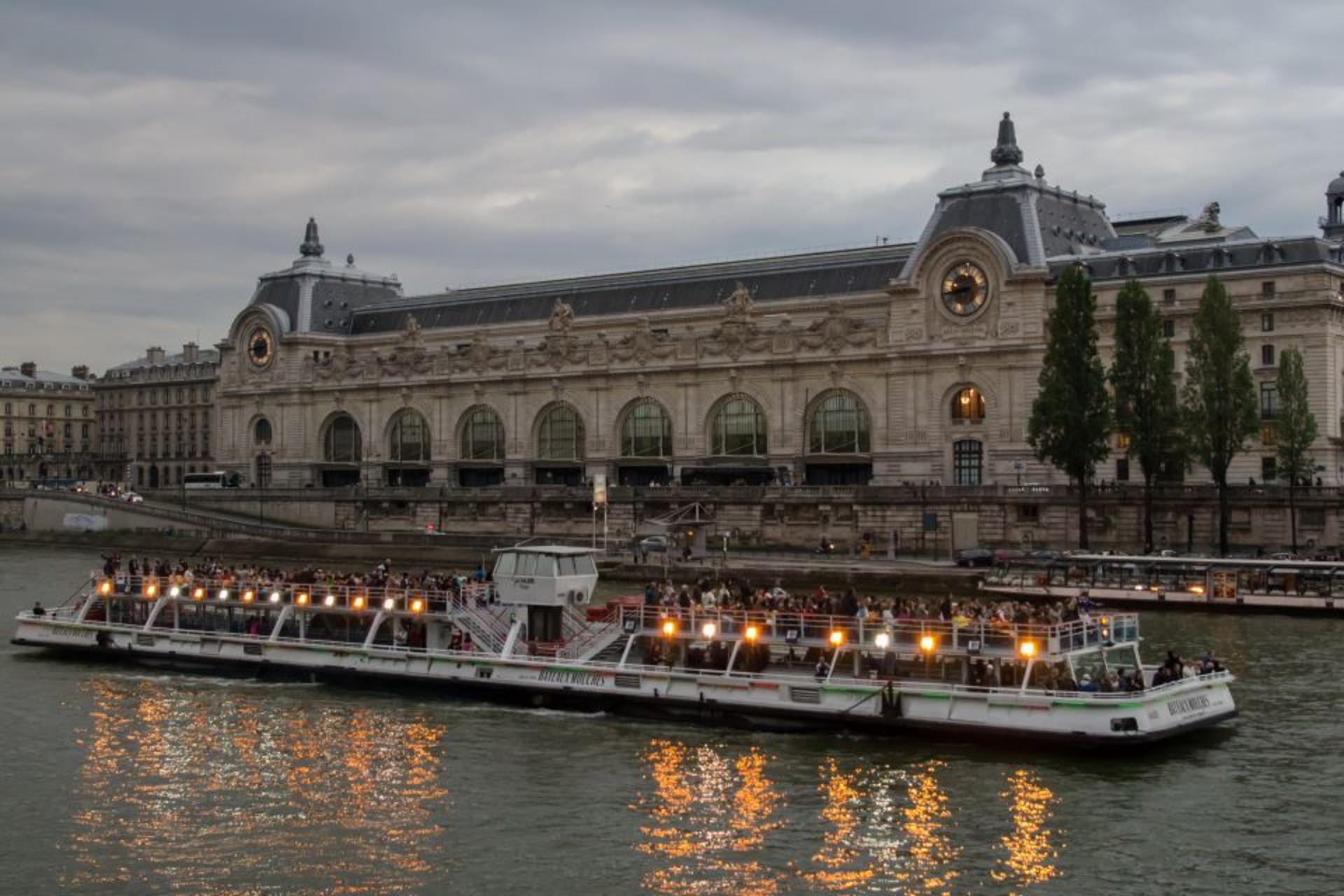 Louvre Museum and Seine River Cruise Tour - Thumbnail 3
