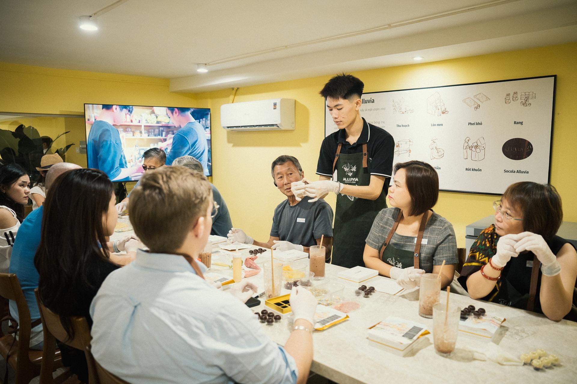 [Halal Friendly] Chocolate Making Workshop by Alluvia in Ho Chi Minh - Thumbnail 2