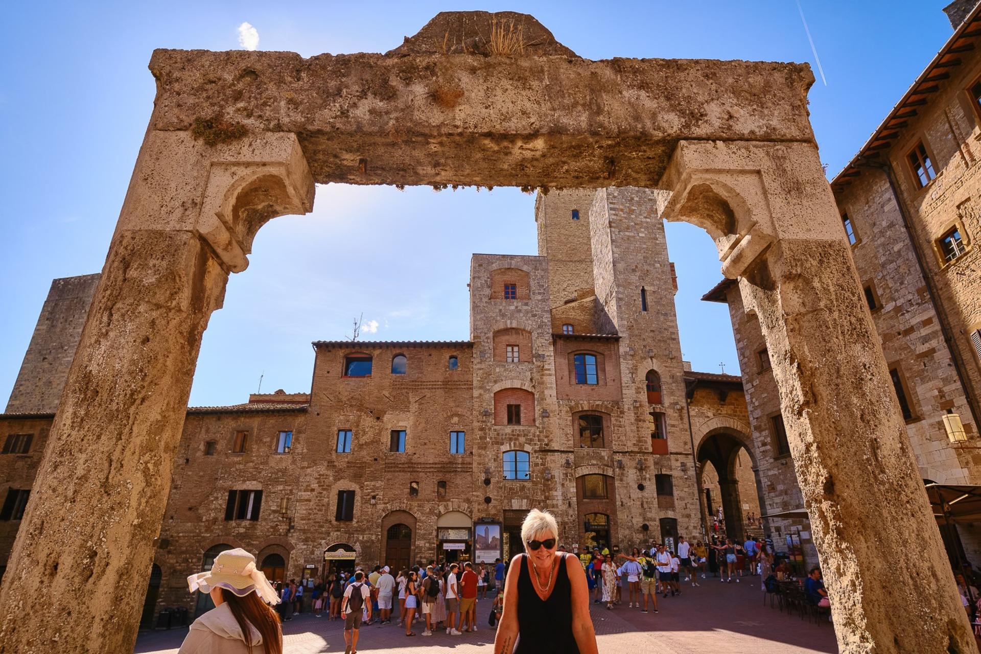 Siena, San Gimignano, Monteriggioni, and Chianti Wine Tasting Tour - Thumbnail 5