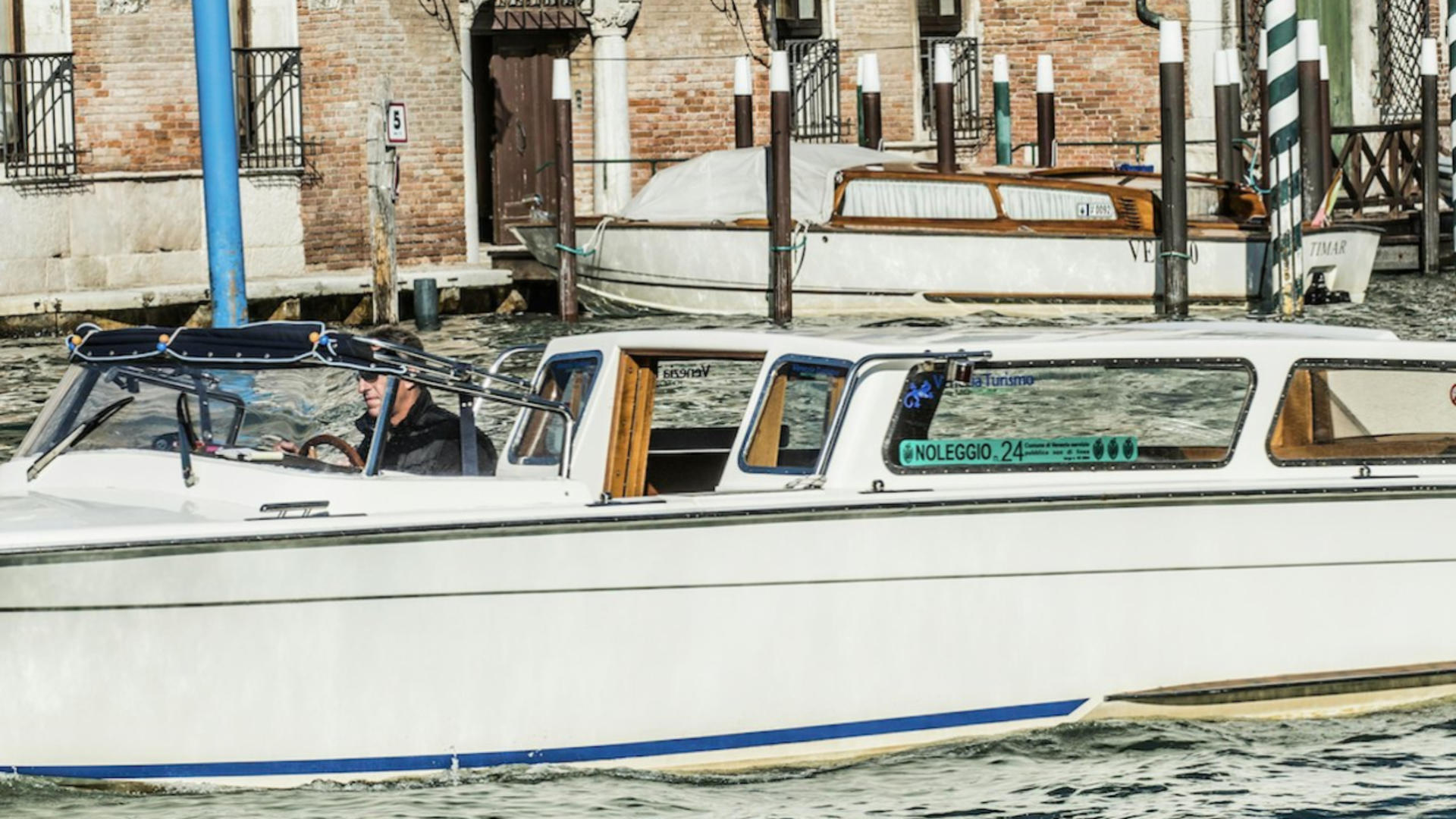 Marco Polo Airport water taxi  - Thumbnail 3
