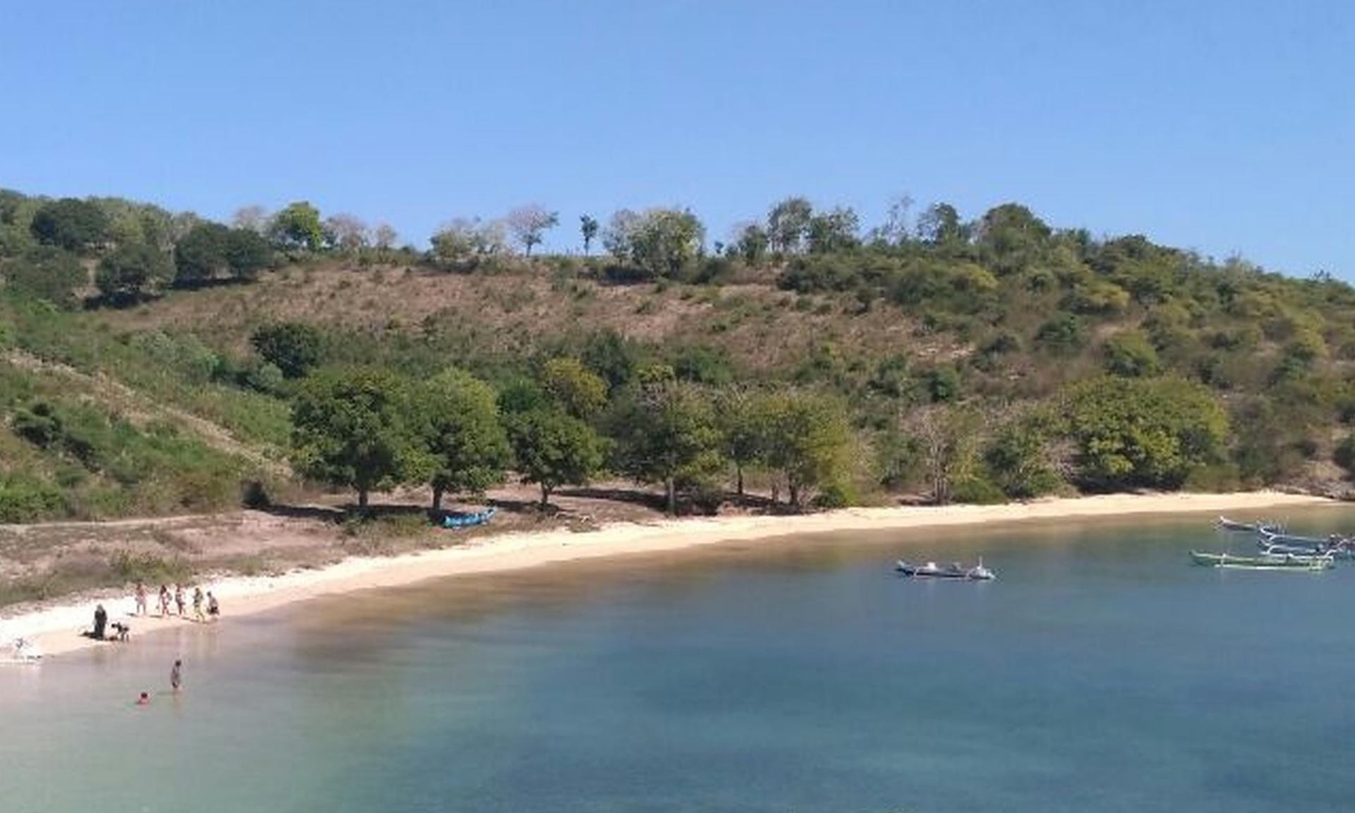 Pulau Pasir, Pink Beach, and Semangko Beach Private Tour in Lombok - Image 1