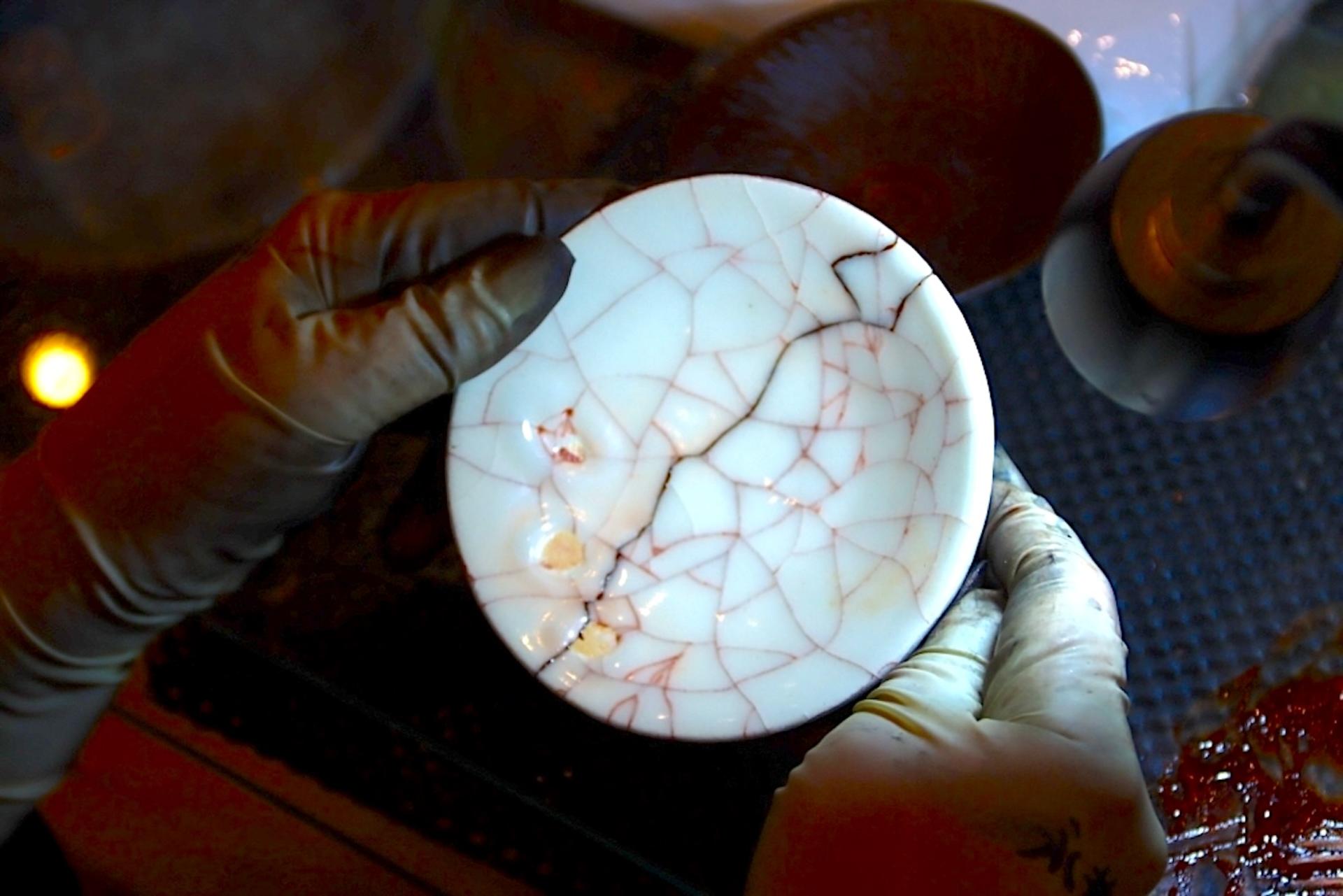 Authentic Kintsugi Workshop: Art of Golden Joinery in Shibuya - Thumbnail 14