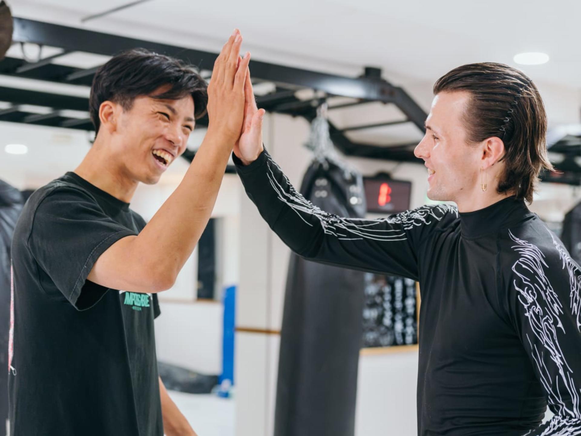 [Experience Tours Osaka]: Kickboxing with Pro Fighters - Thumbnail 14