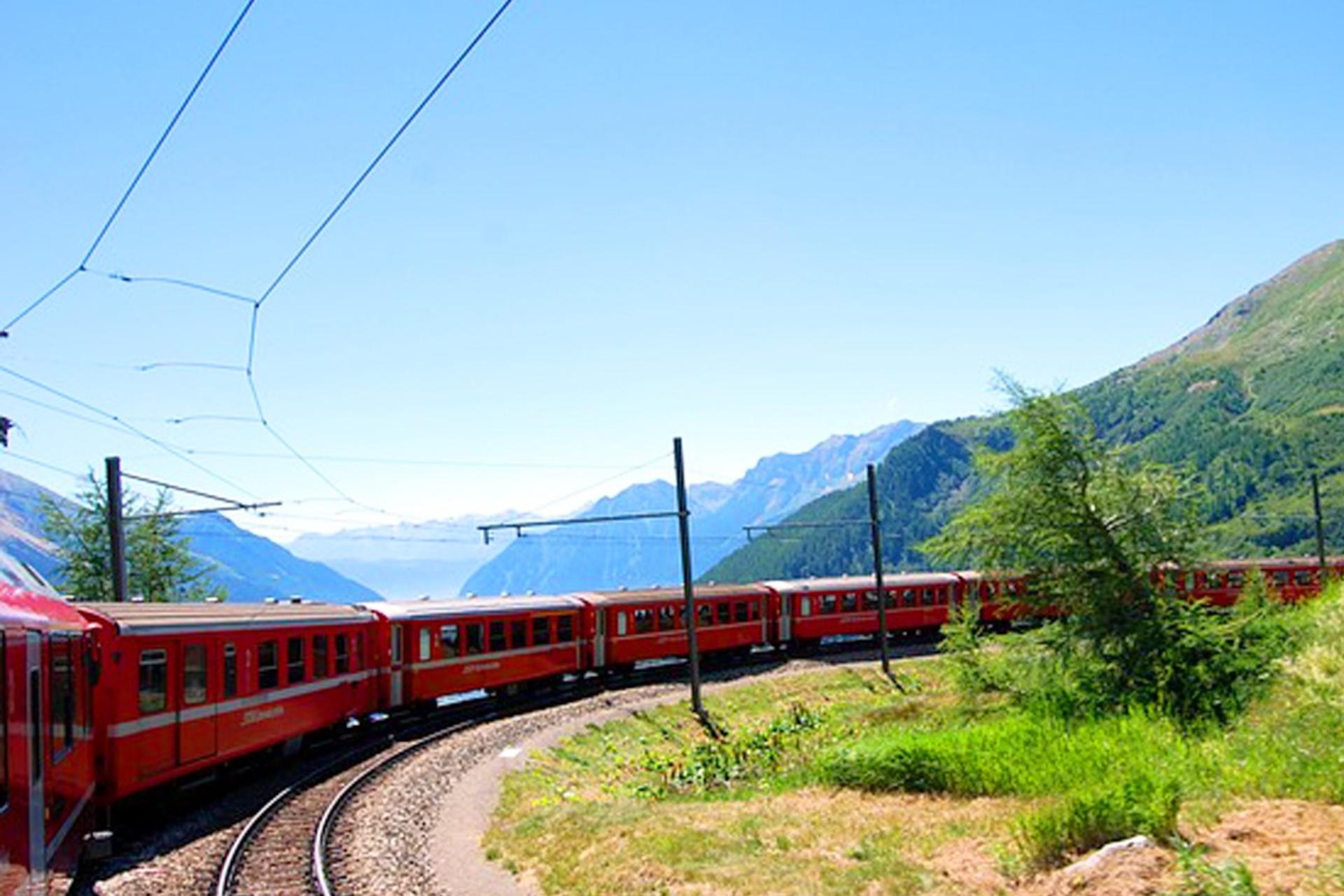 St. Moritz and Swiss Alps with Bernina Red Train from Milan - Thumbnail 5