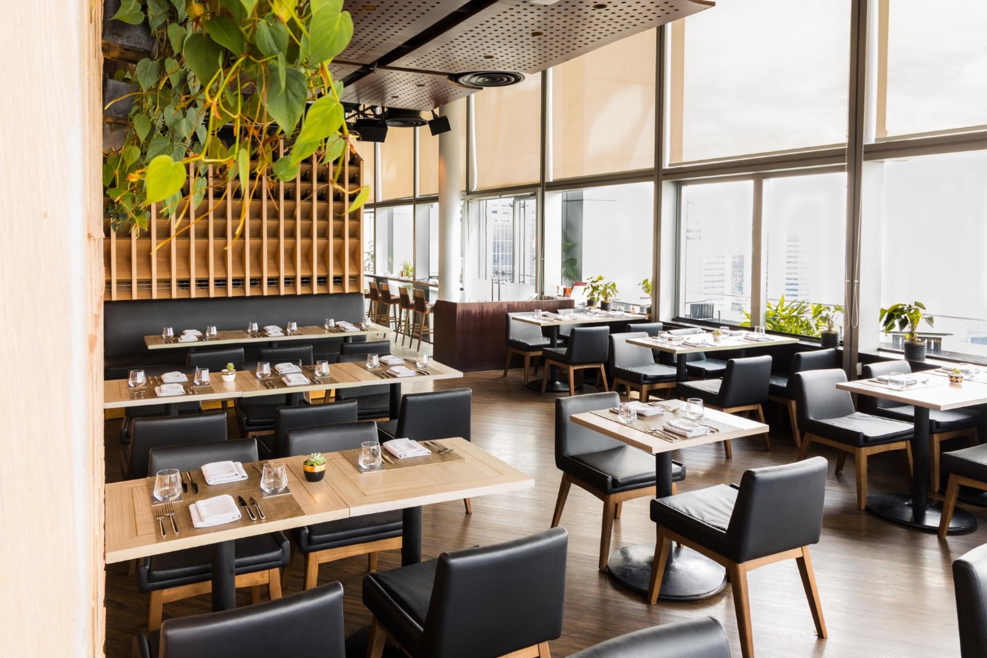 LeVeL33 Craft-Brewery Restaurant & Lounge in Singapore  - Thumbnail 10