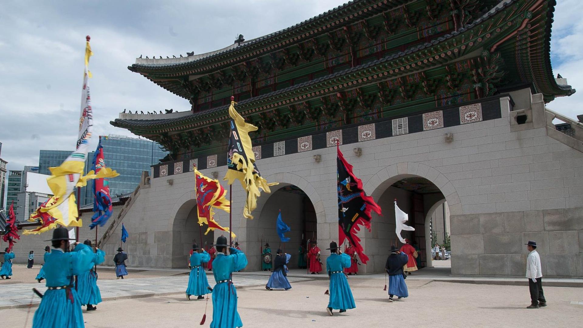 Seoul Gyeongbokgung & N Seoul Tower Full-Day Guided Tour - Thumbnail 4
