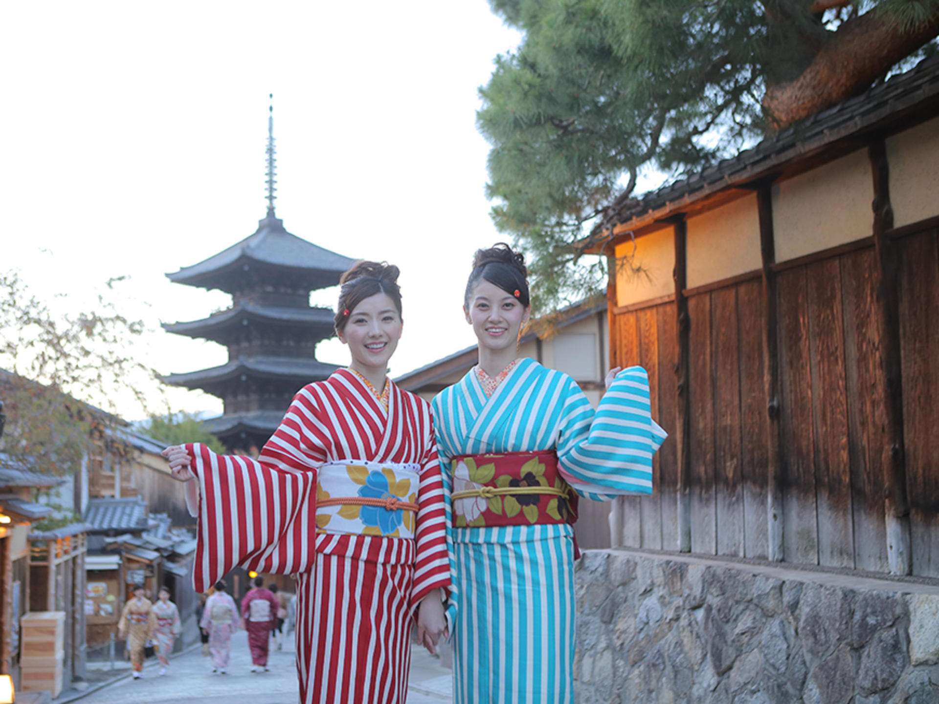 Kimono Rental (Kyoto Kiyomizu-dera Temple / Provided by Shiki Sakura) - Thumbnail 6
