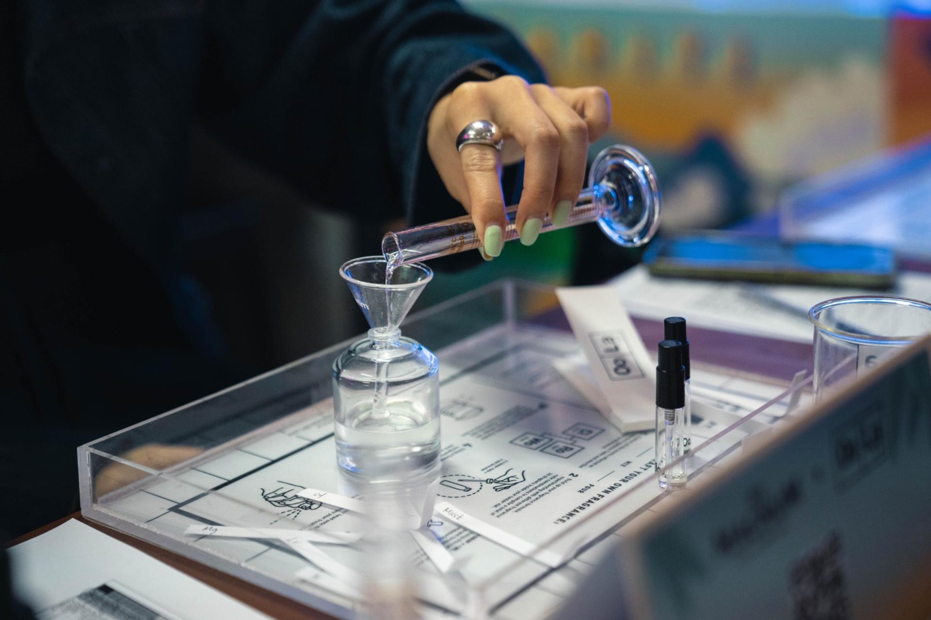 Perfume Workshop in Singapore by Oo La Lab - Thumbnail 2