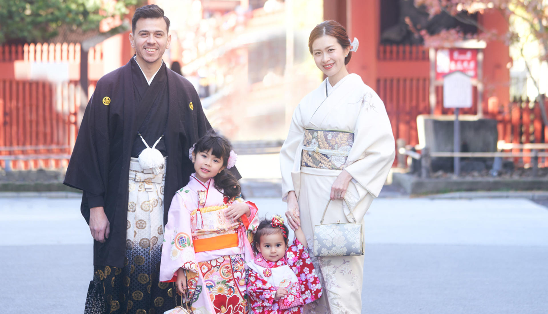 YAE Kimono Rental Asakusa Tokyo - Thumbnail 3